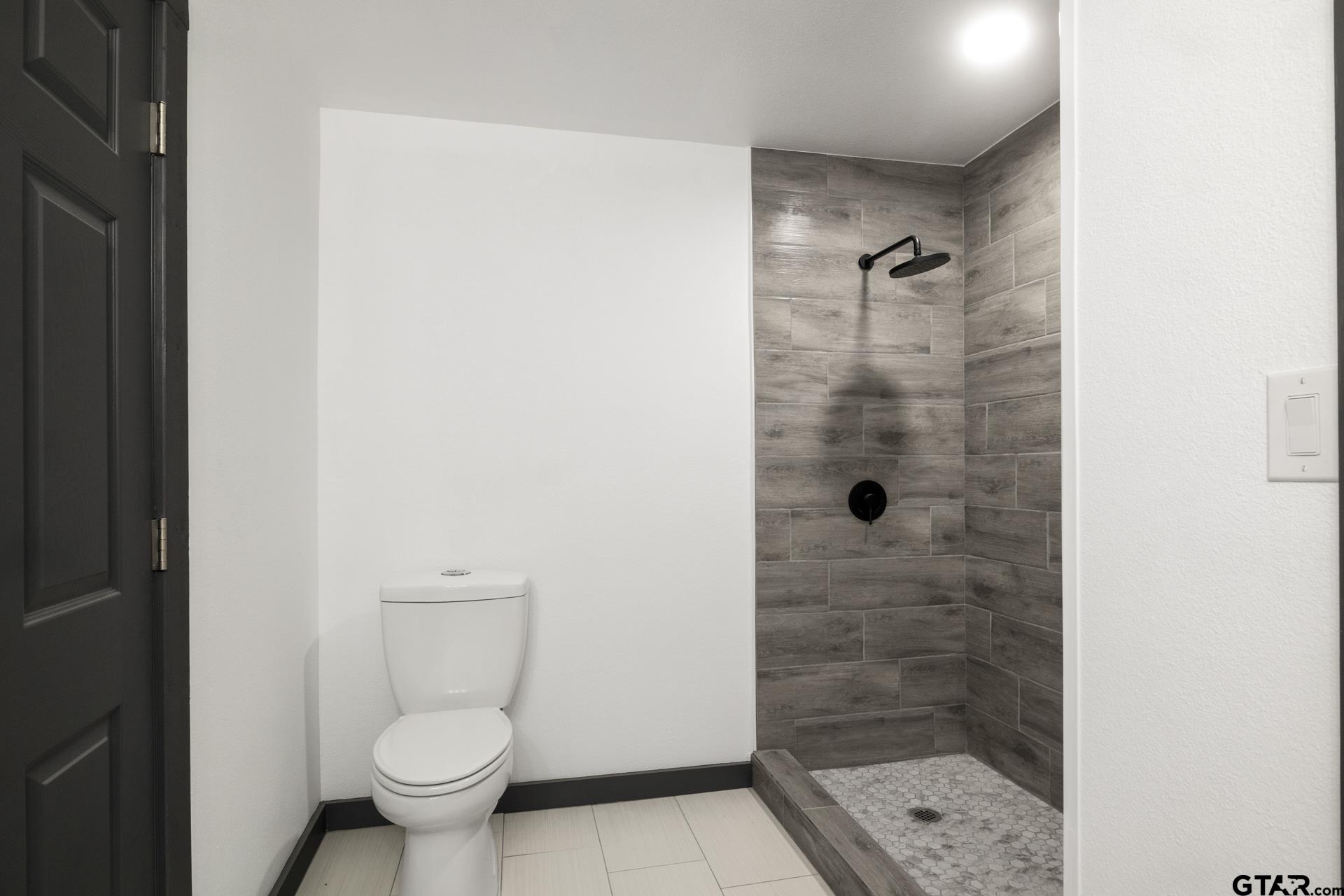1102 W 12th