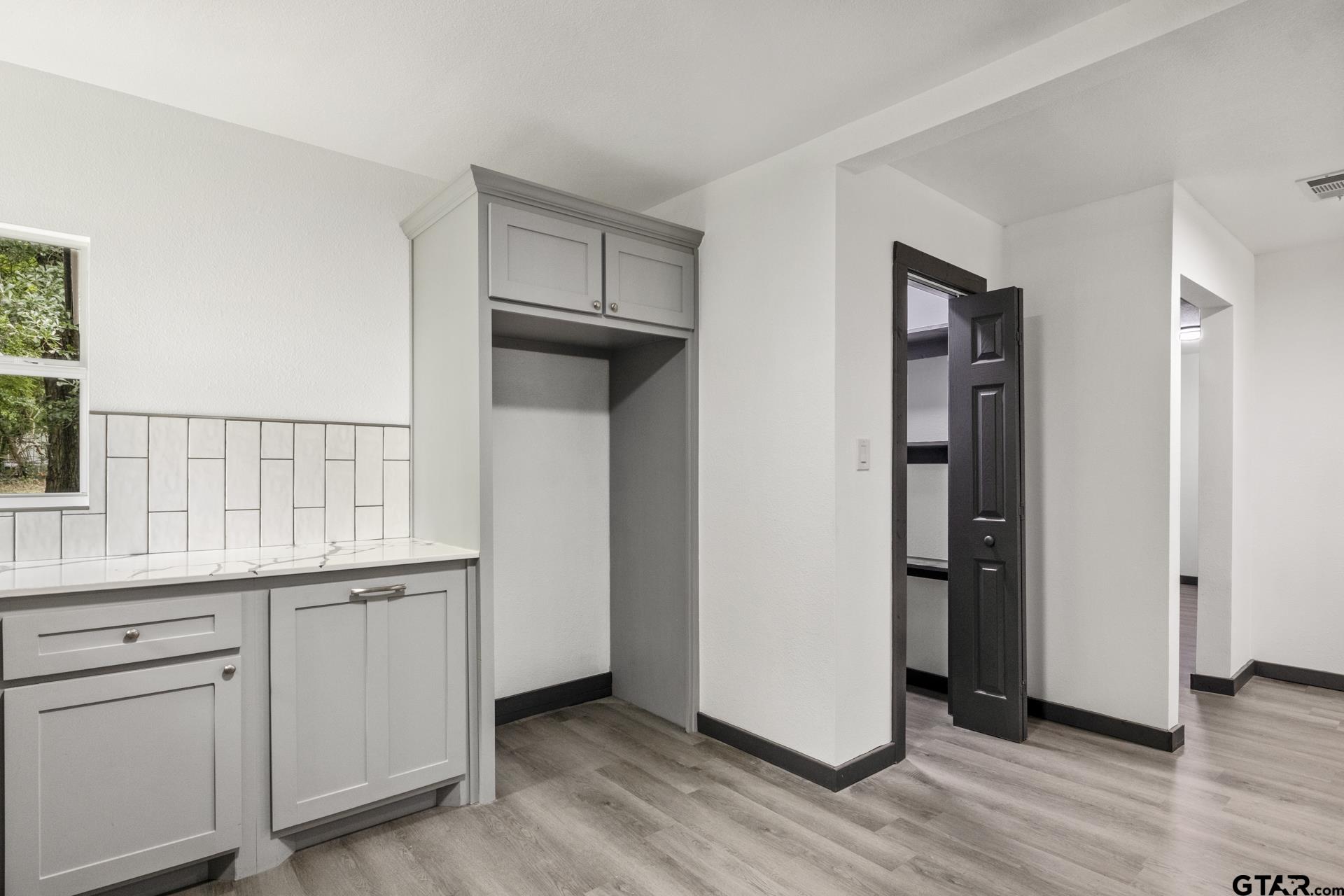 1102 W 12th