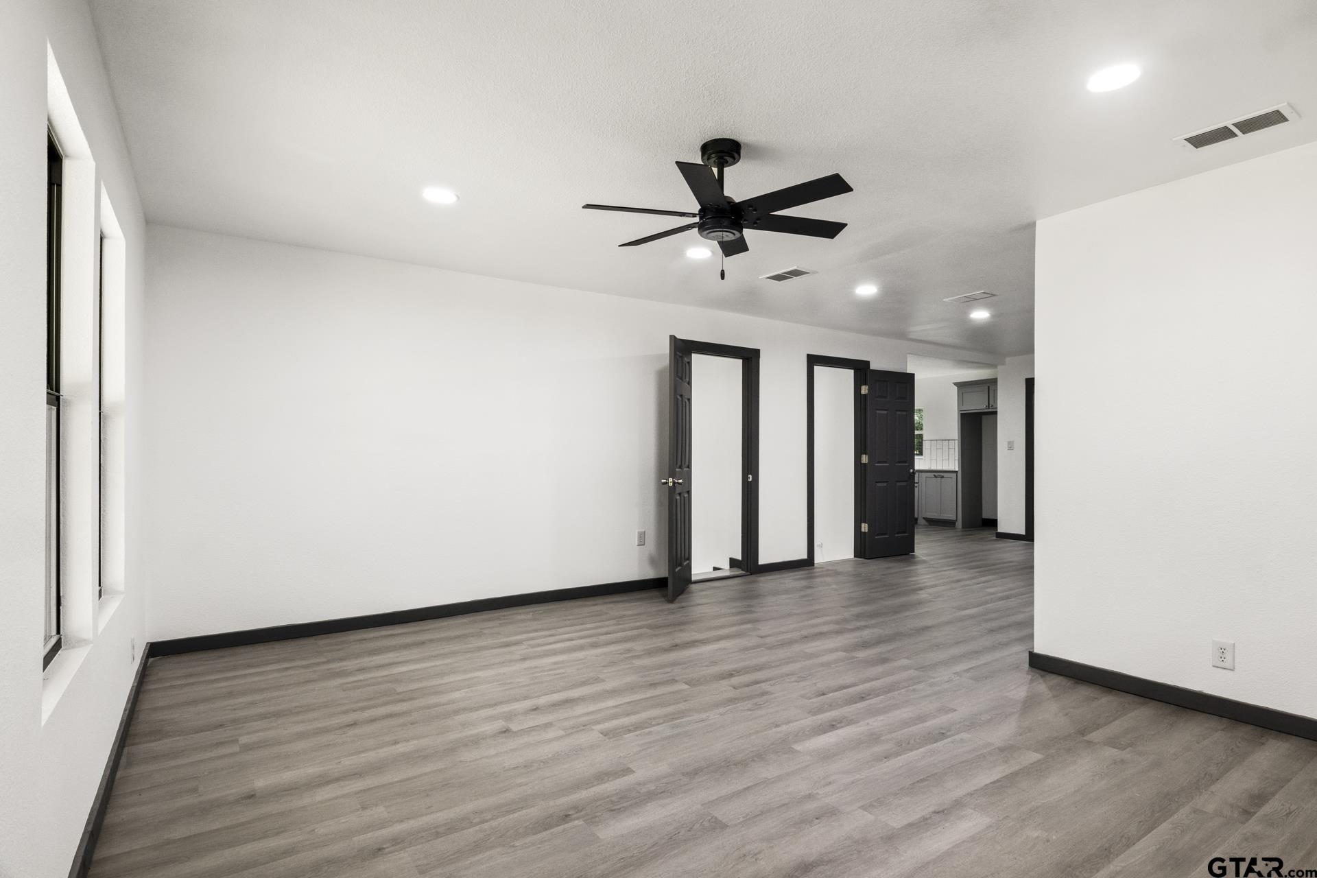 1102 W 12th