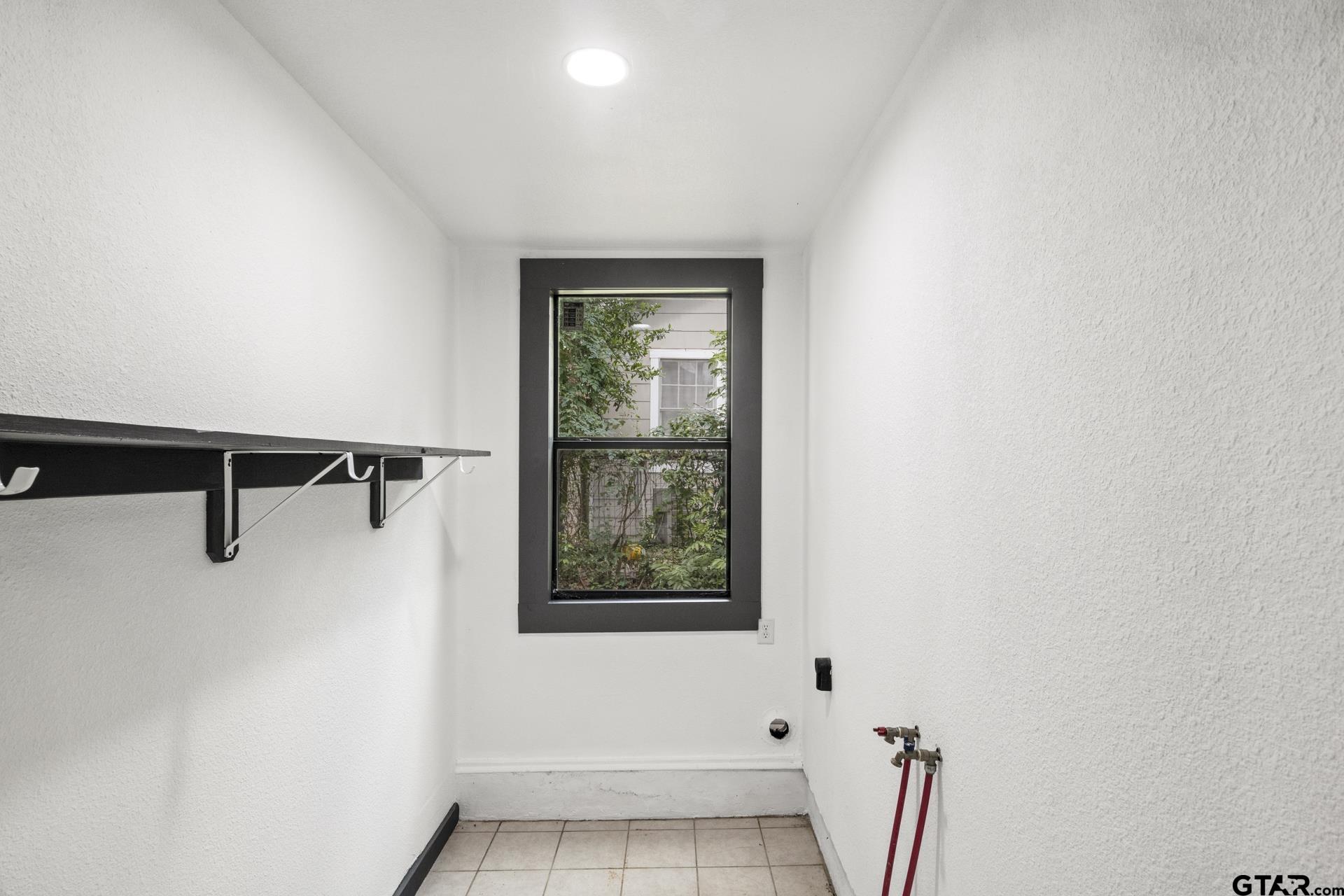 1102 W 12th