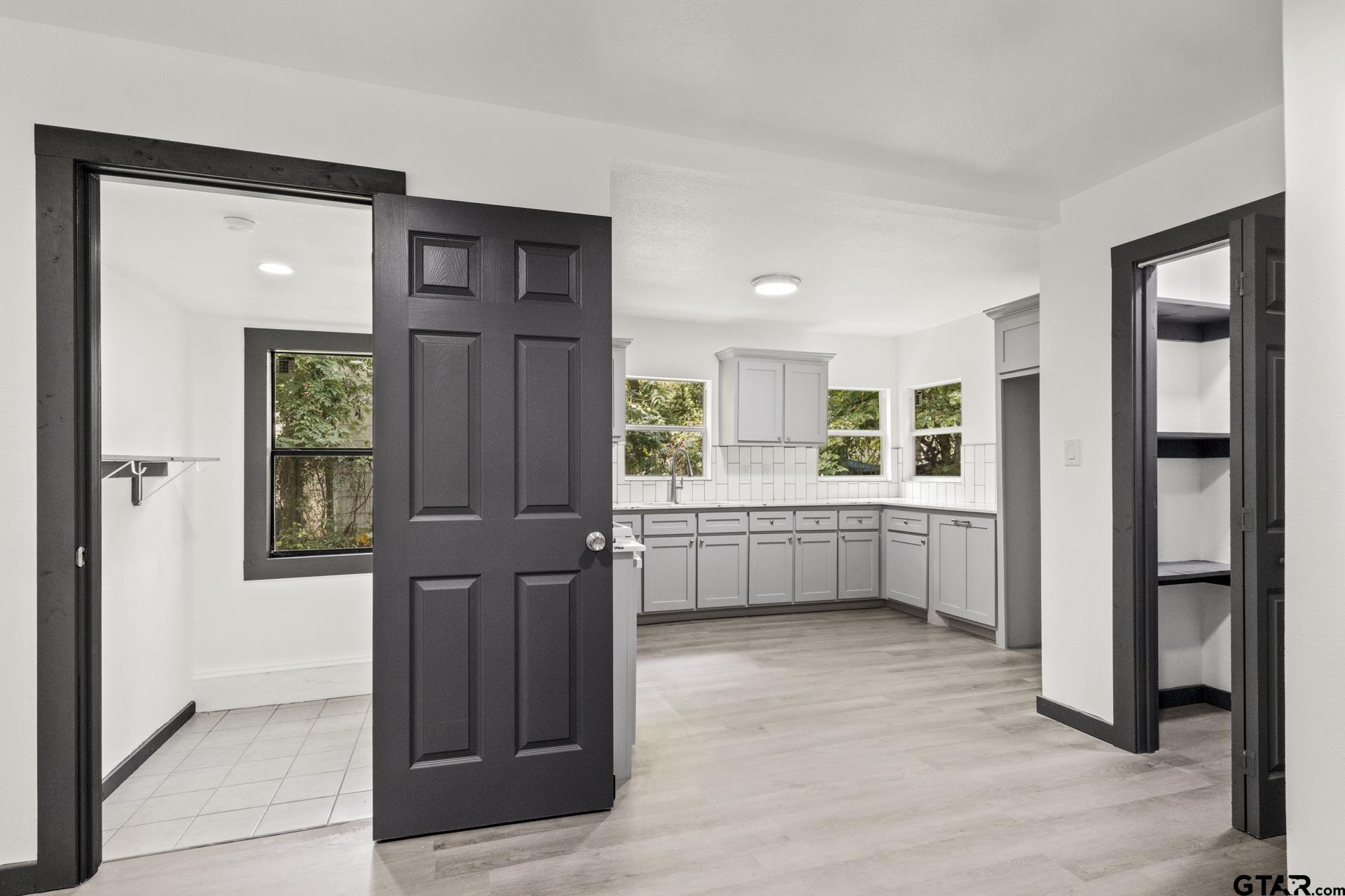 1102 W 12th