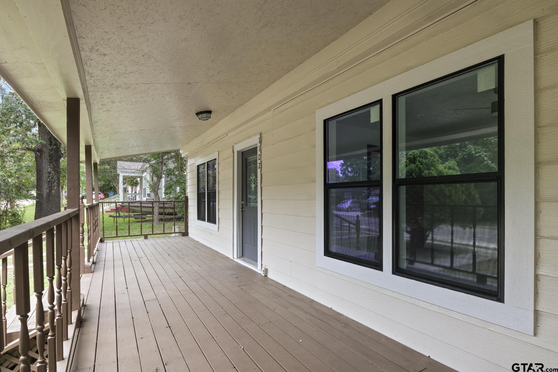 1102 W 12th