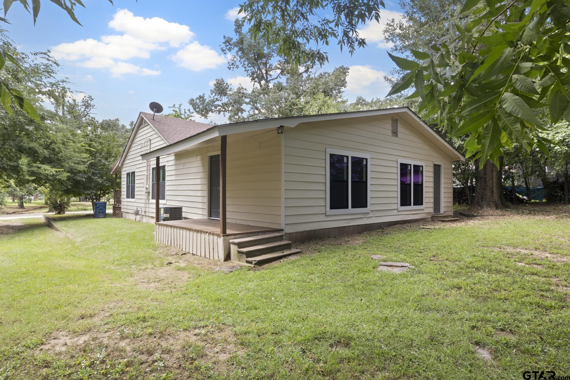 1102 W 12th