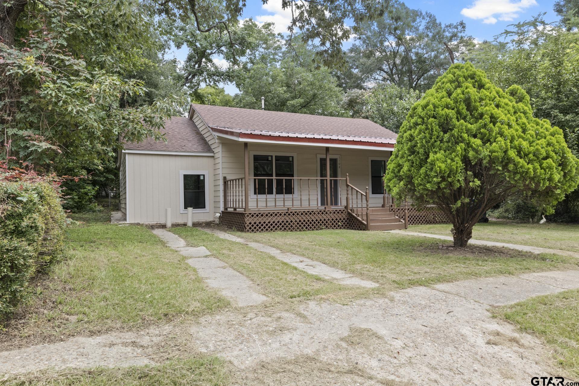 1102 W 12th