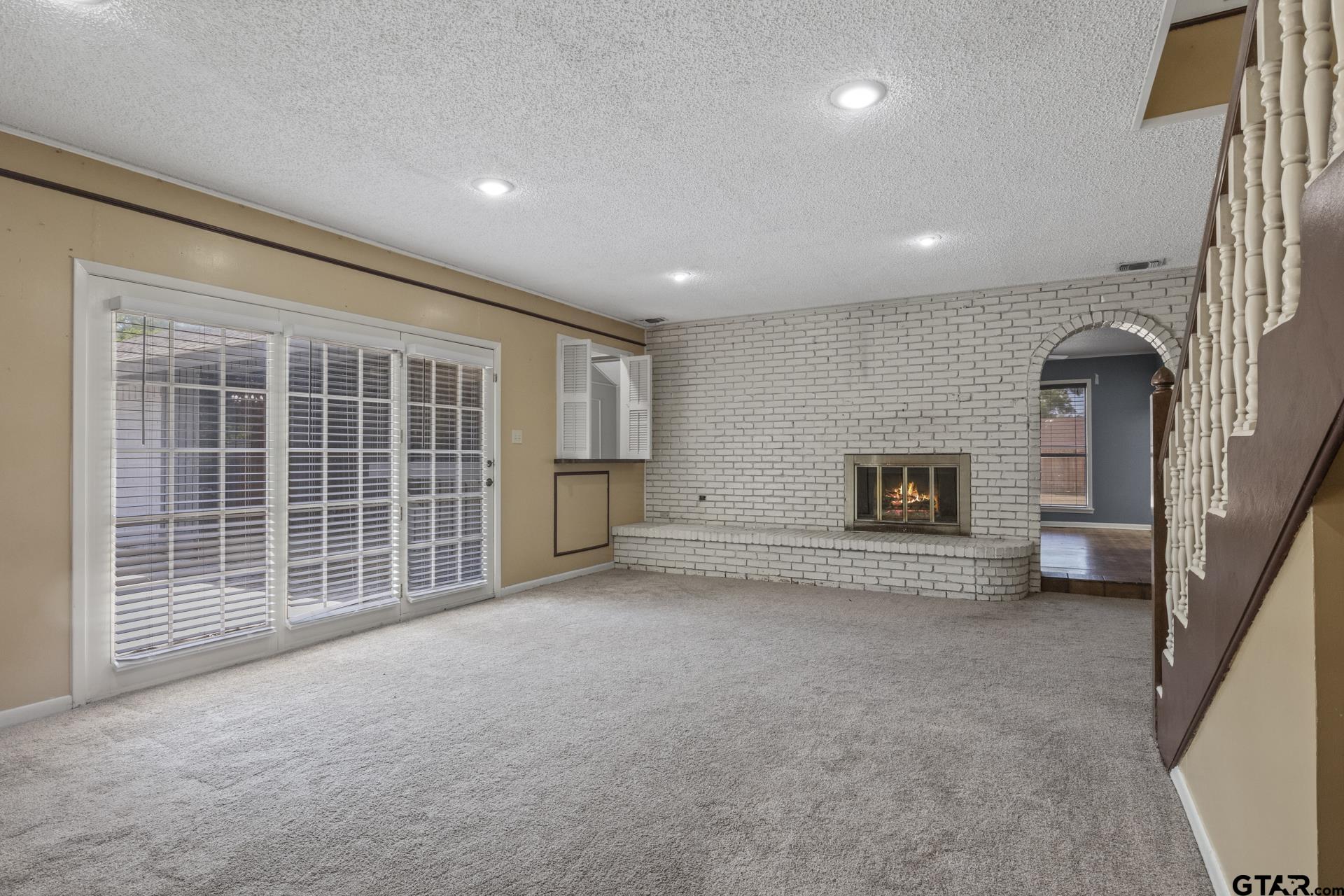 2101 S Williams