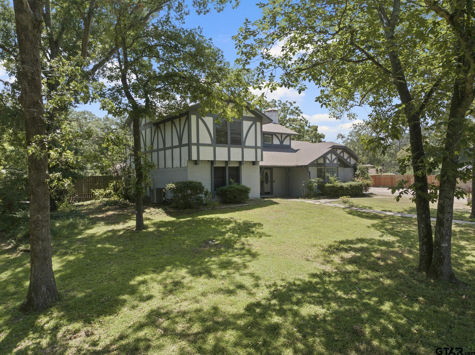 2101 S Williams