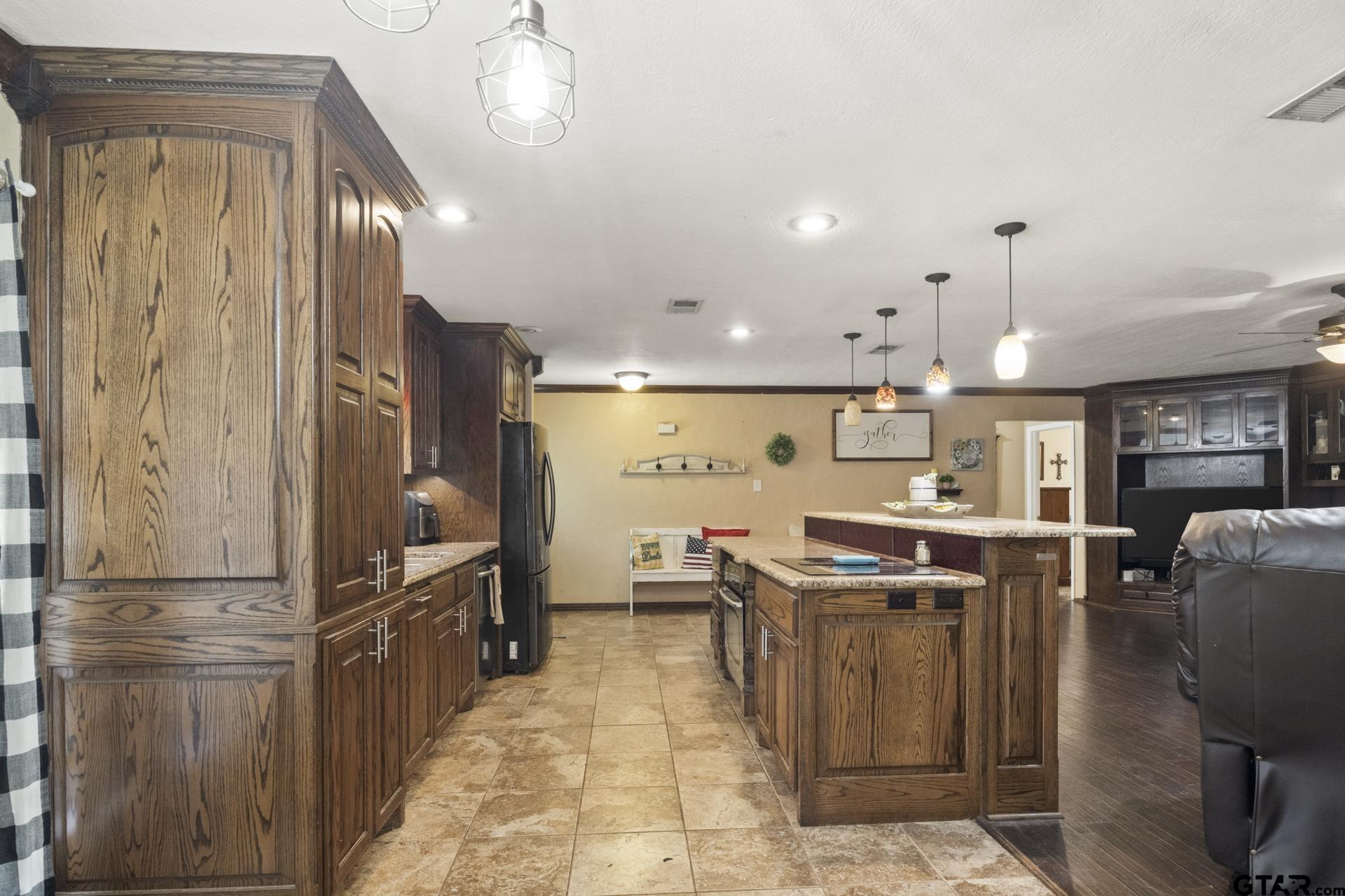 305 Country Club Lane