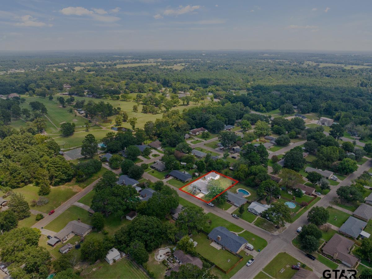 305 Country Club Lane