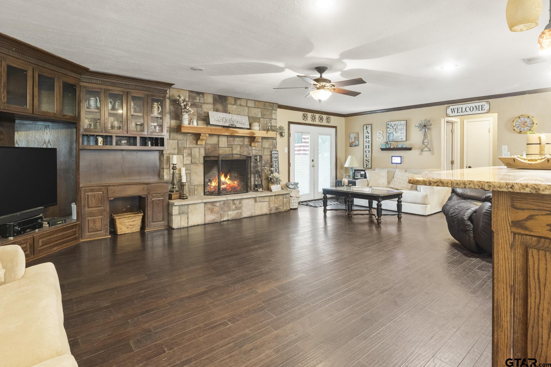 305 Country Club Lane