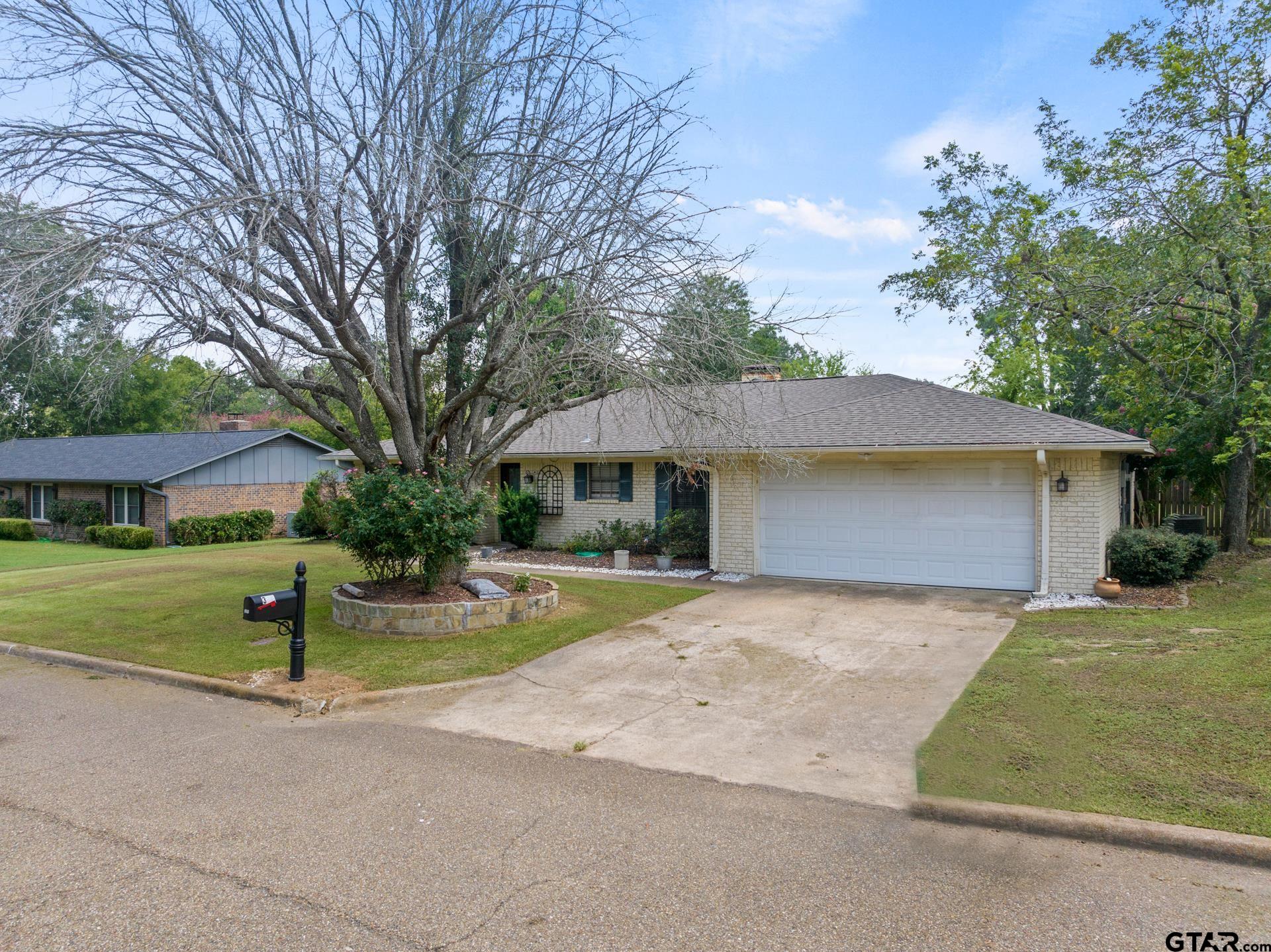 305 Country Club Lane