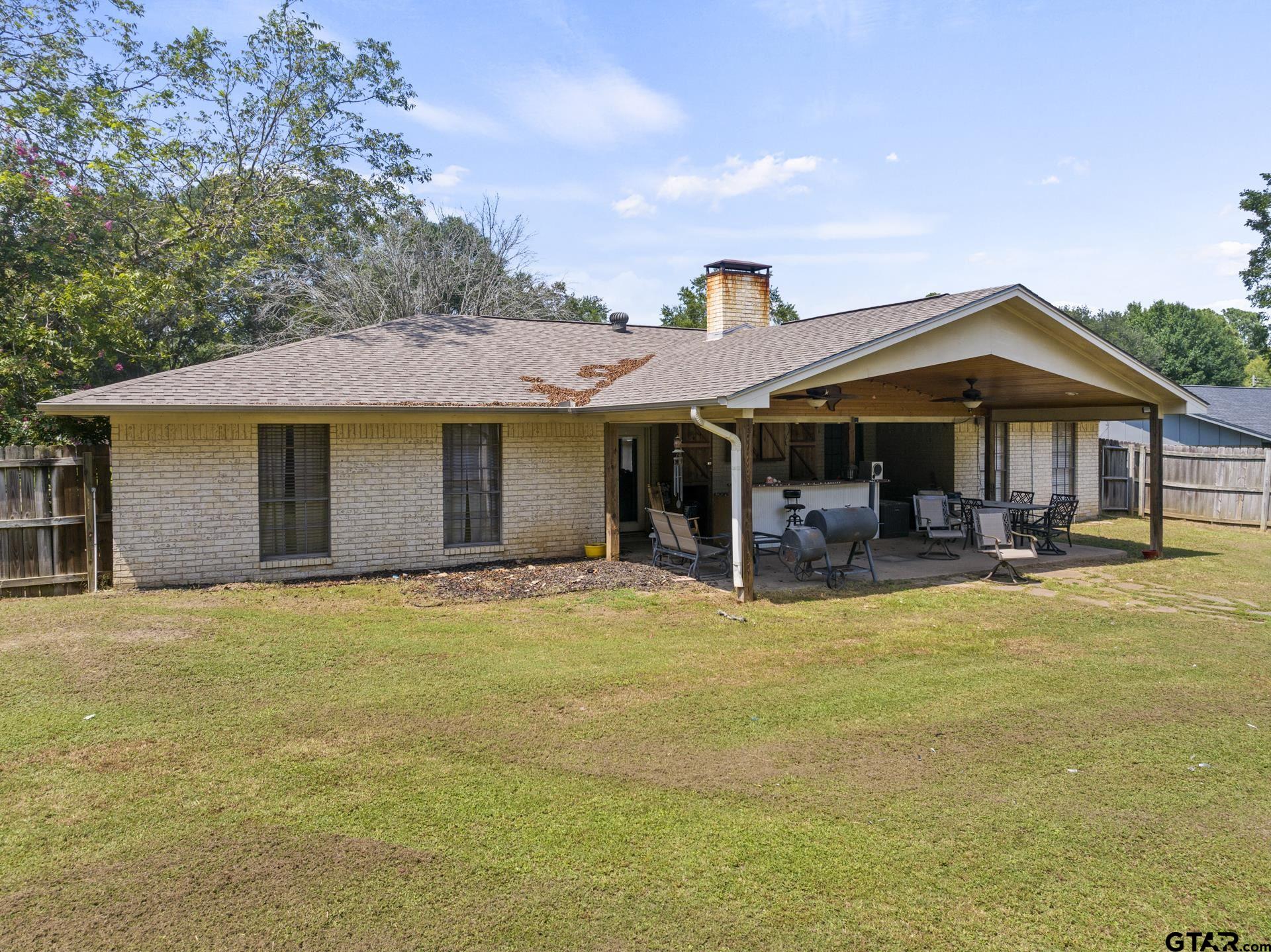 305 Country Club Lane