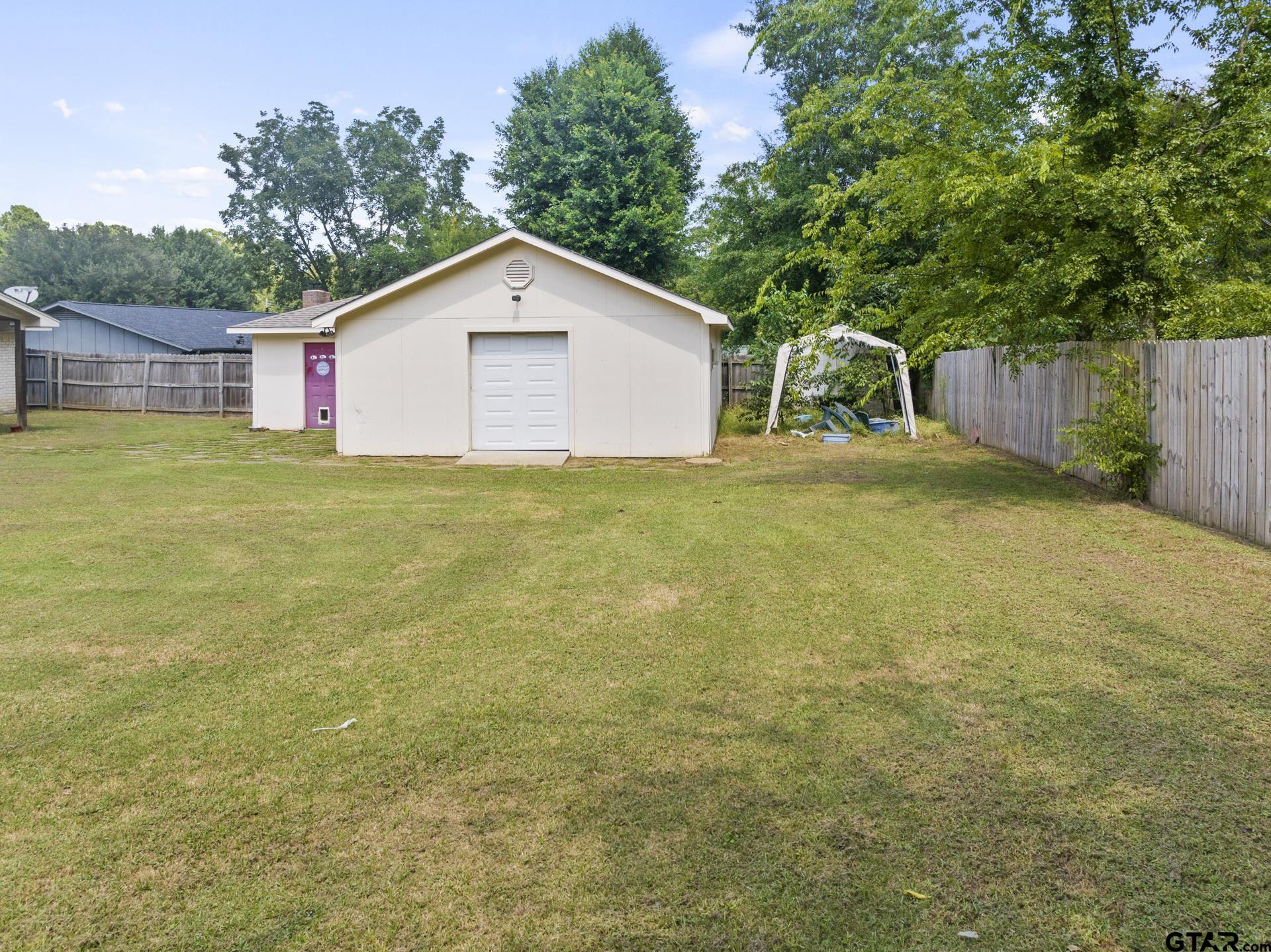 305 Country Club Lane