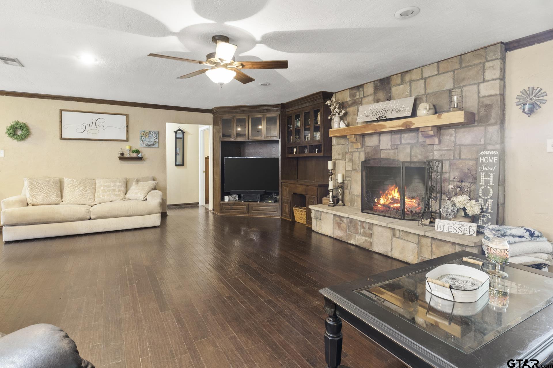 305 Country Club Lane