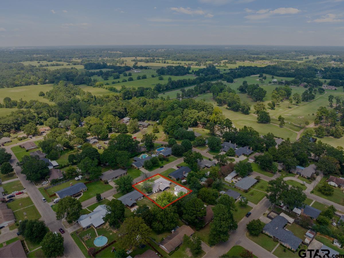 305 Country Club Lane