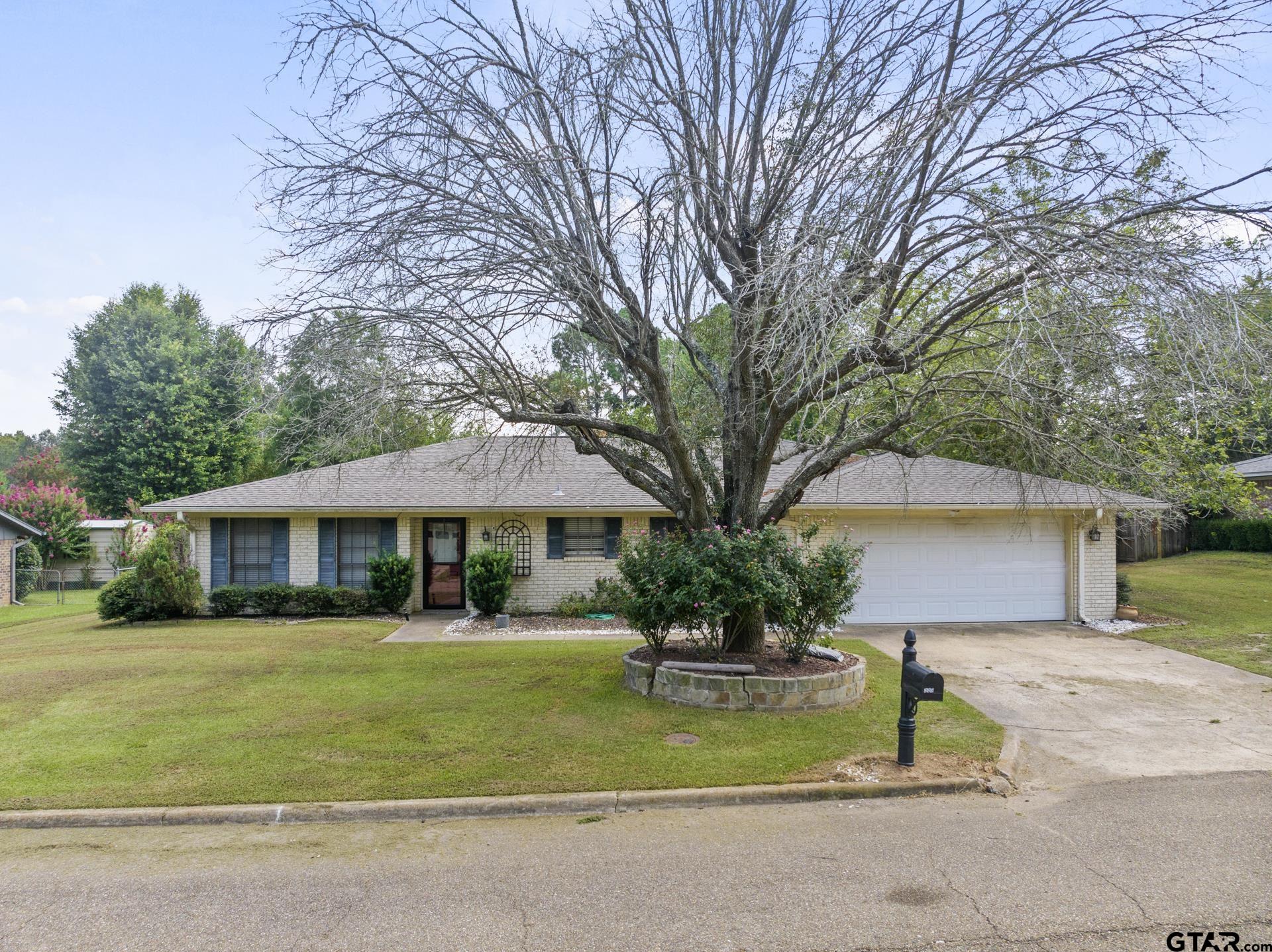 305 Country Club Lane