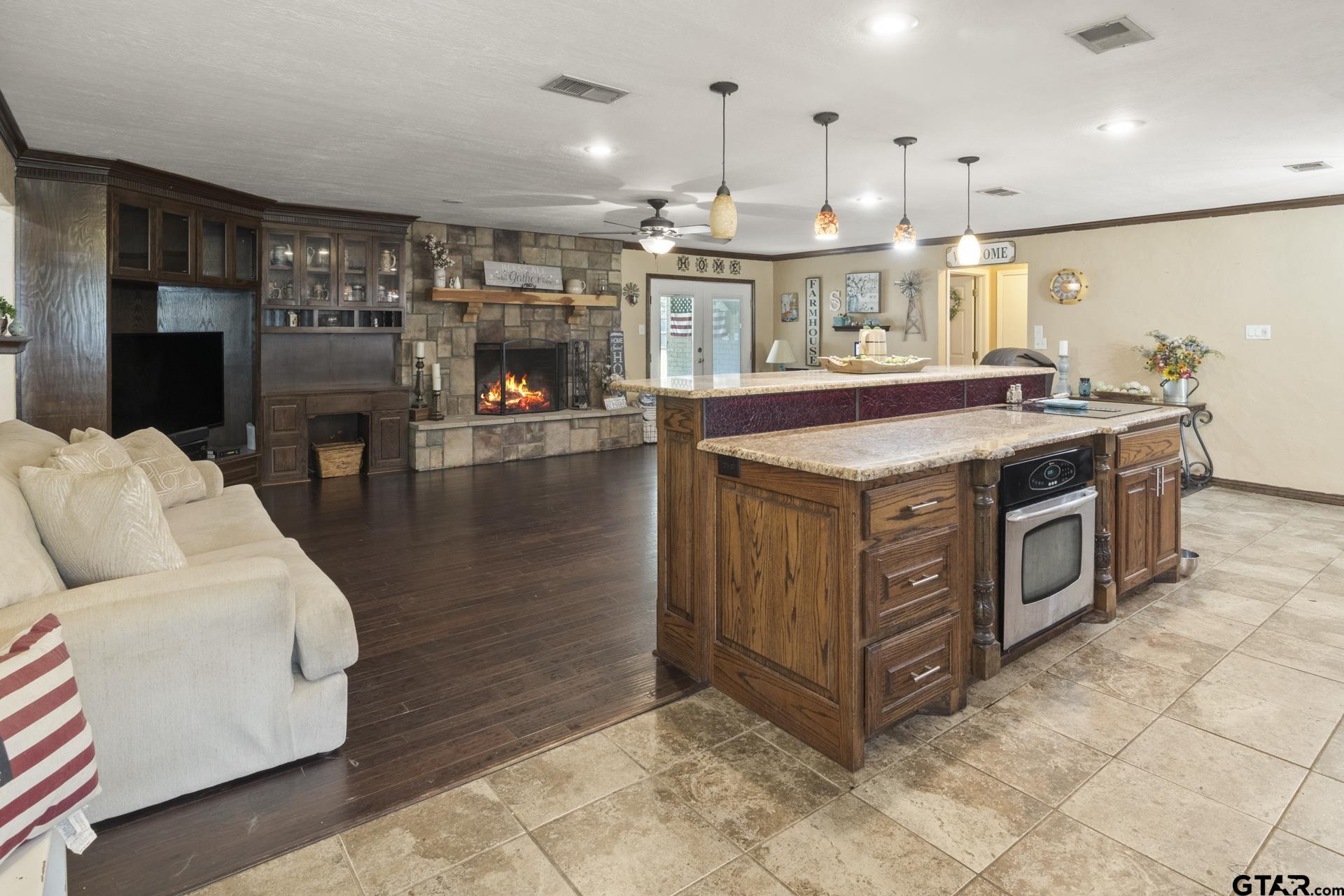 305 Country Club Lane