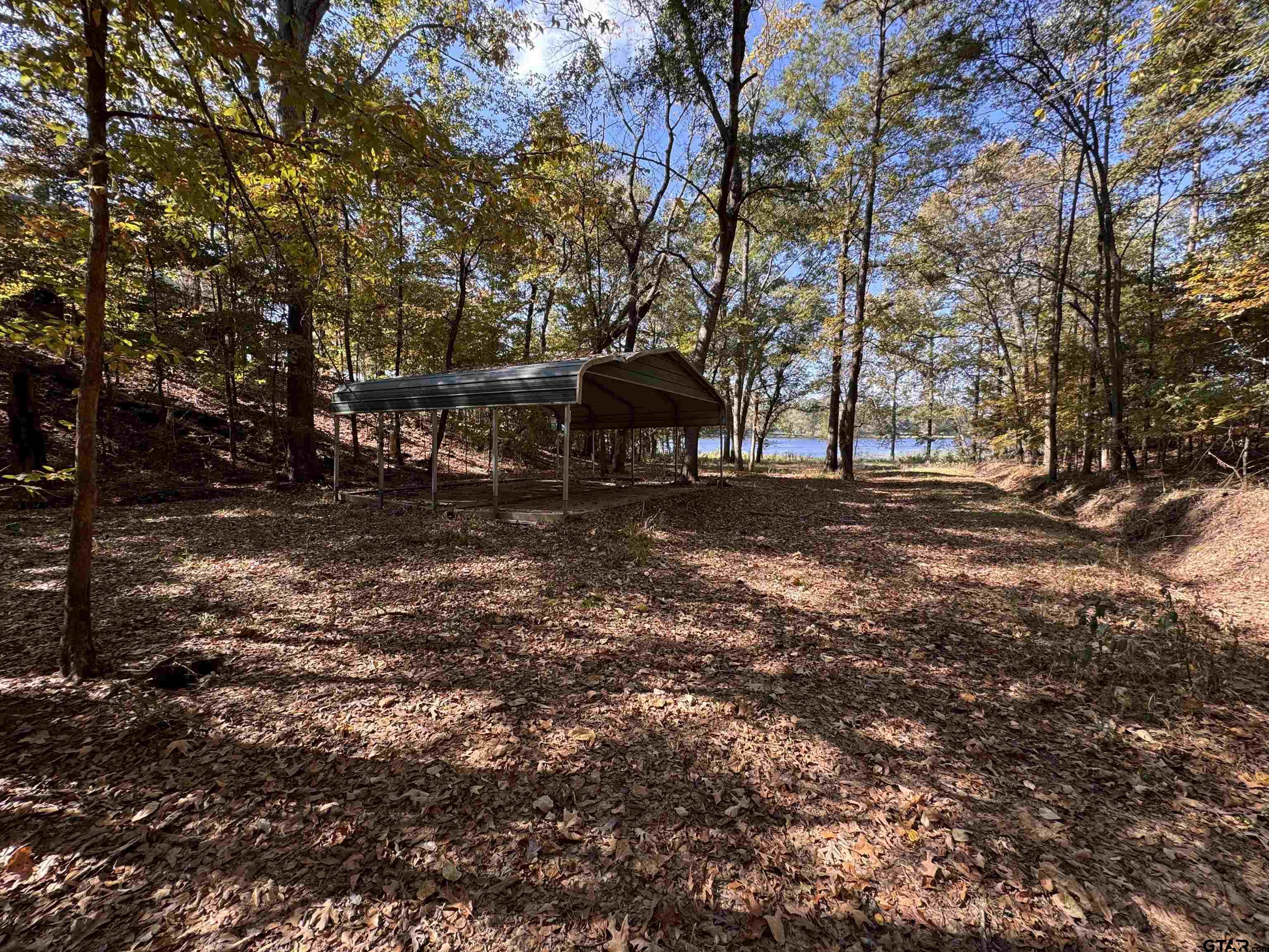 3088 E Lake Dr