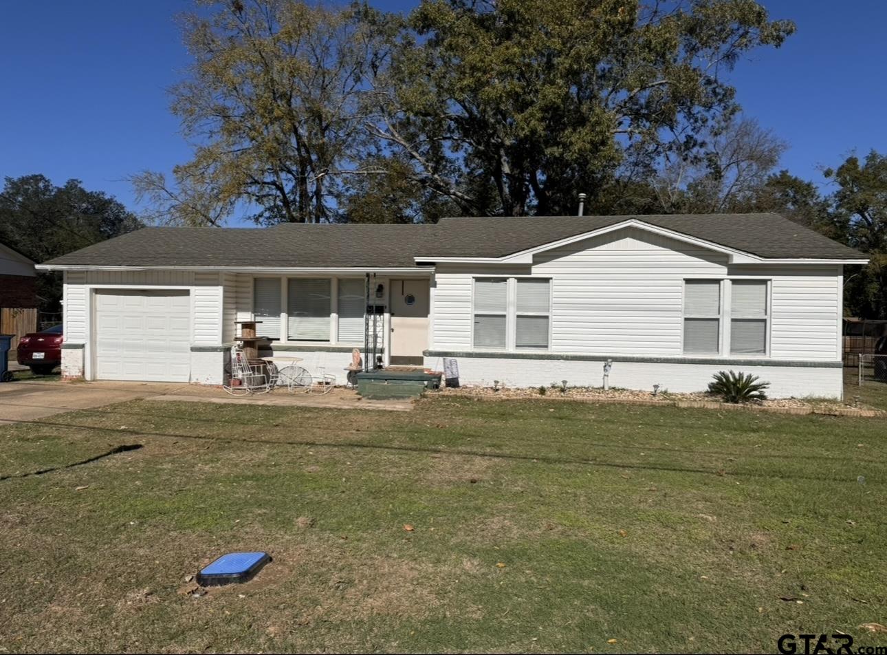 205 E Magnolia Dr