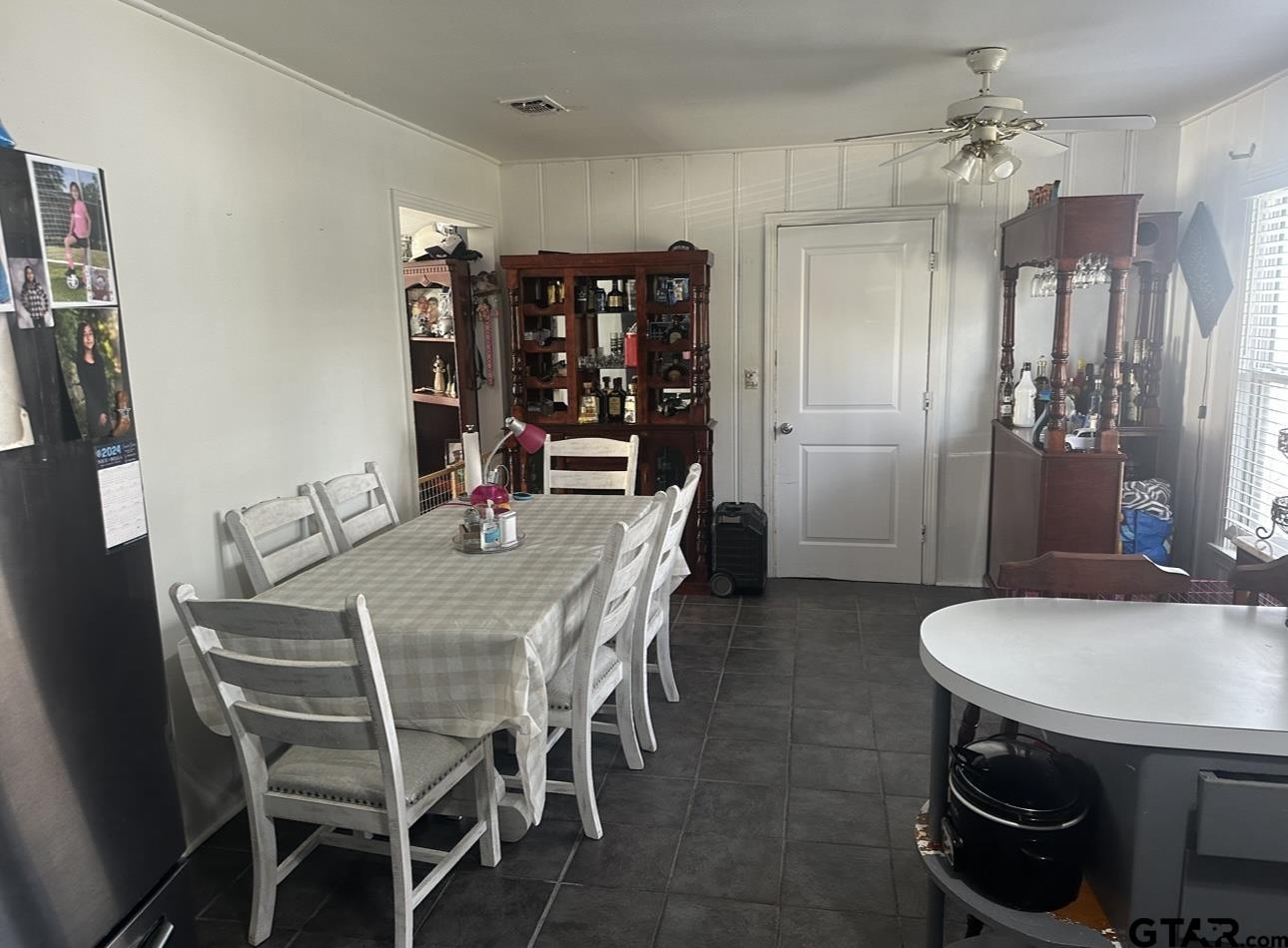 205 E Magnolia Dr