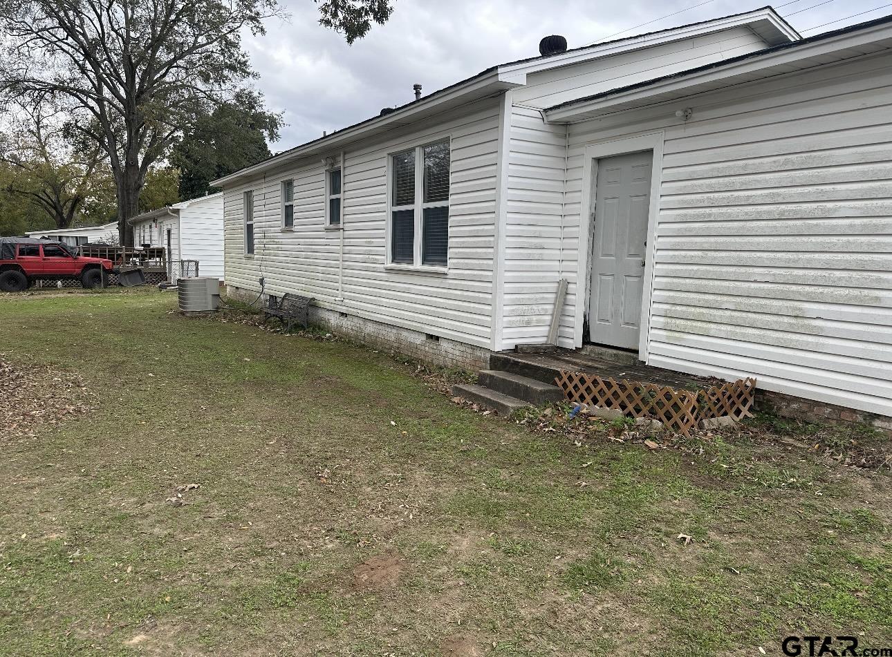 205 E Magnolia Dr