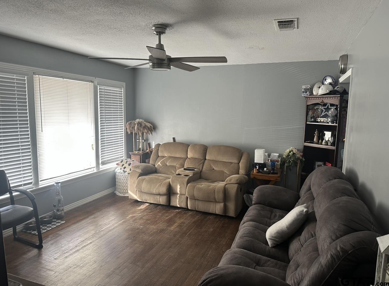 205 E Magnolia Dr