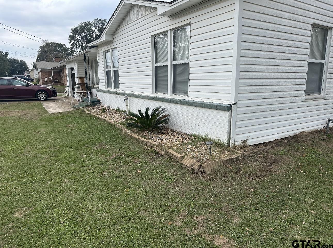 205 E Magnolia Dr