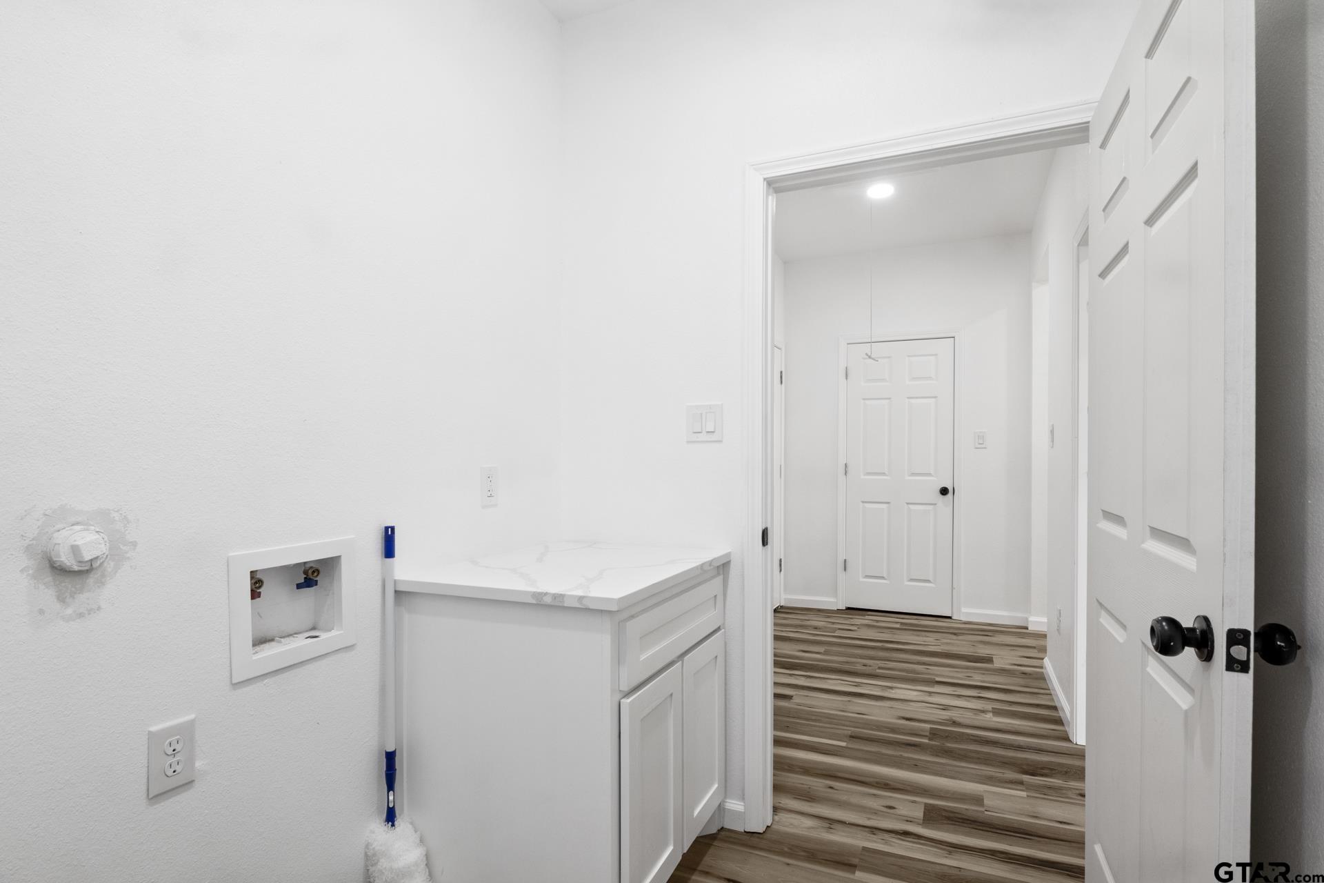 500 Therese Ct