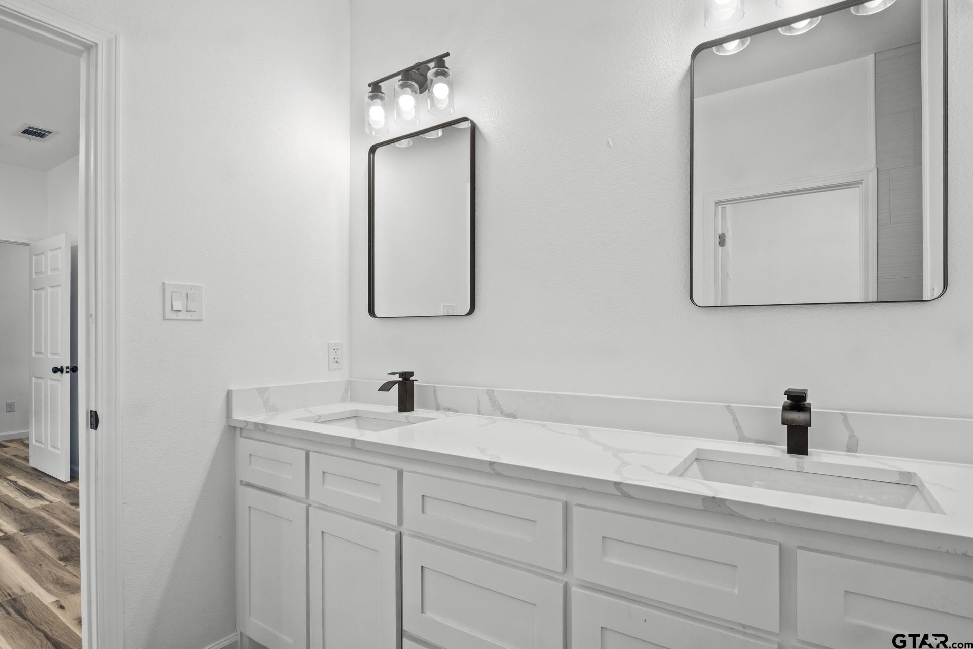 500 Therese Ct