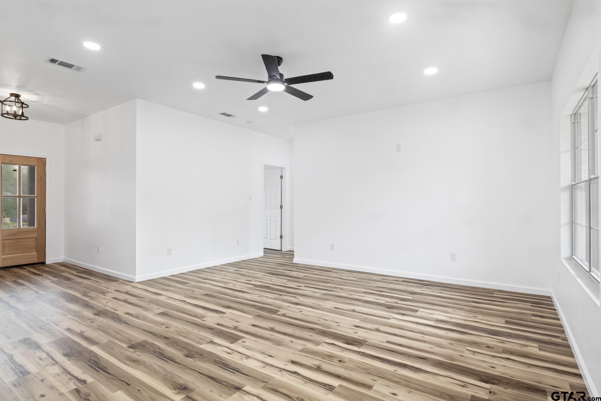 500 Therese Ct