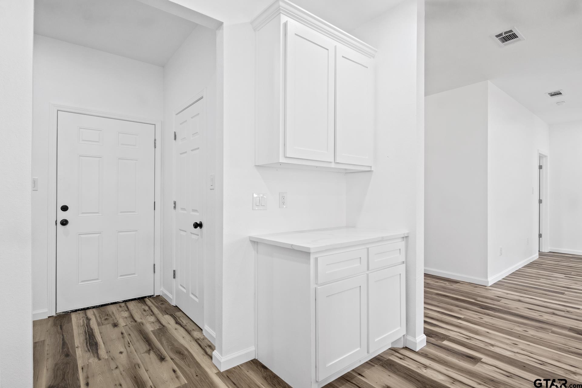 500 Therese Ct