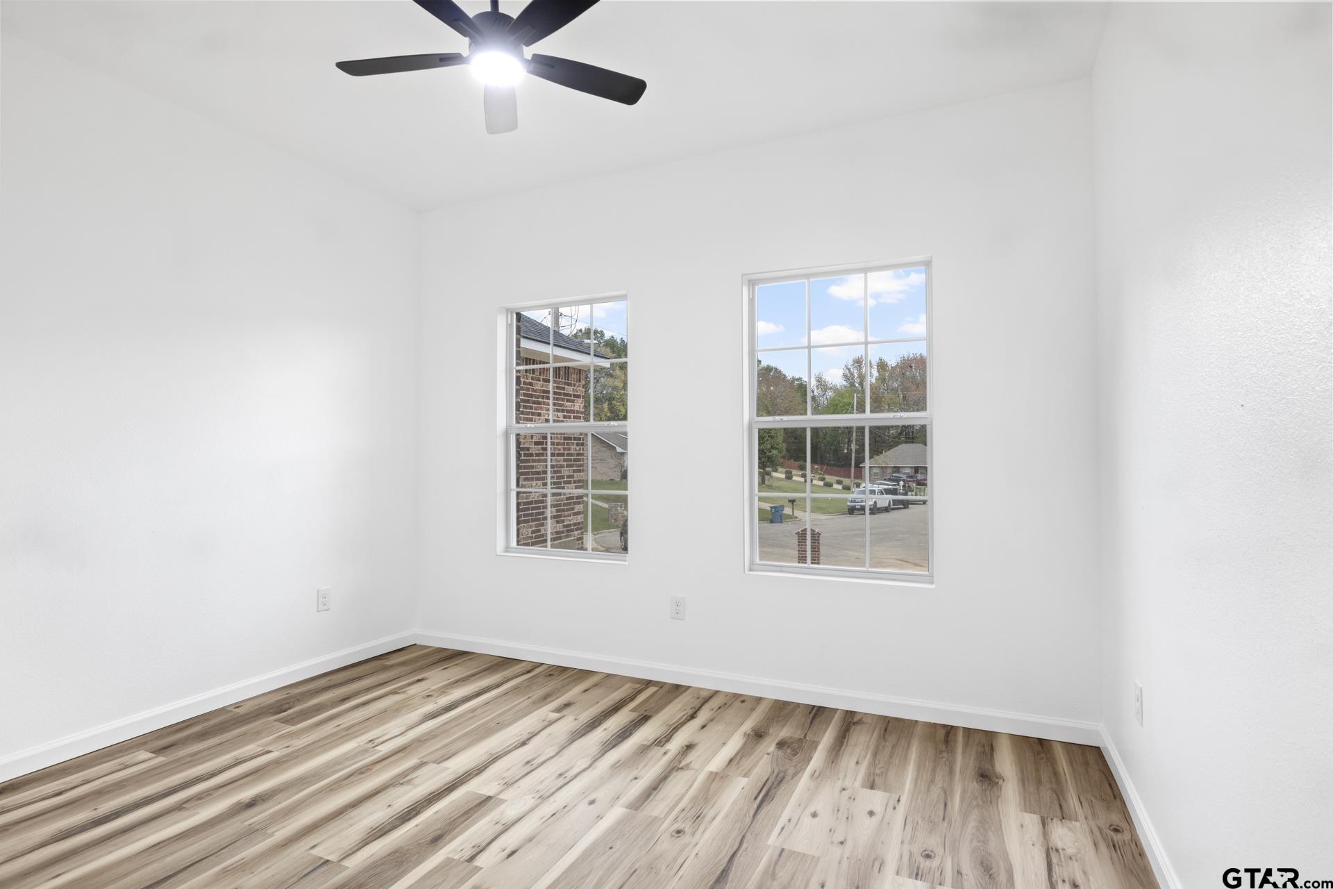 500 Therese Ct