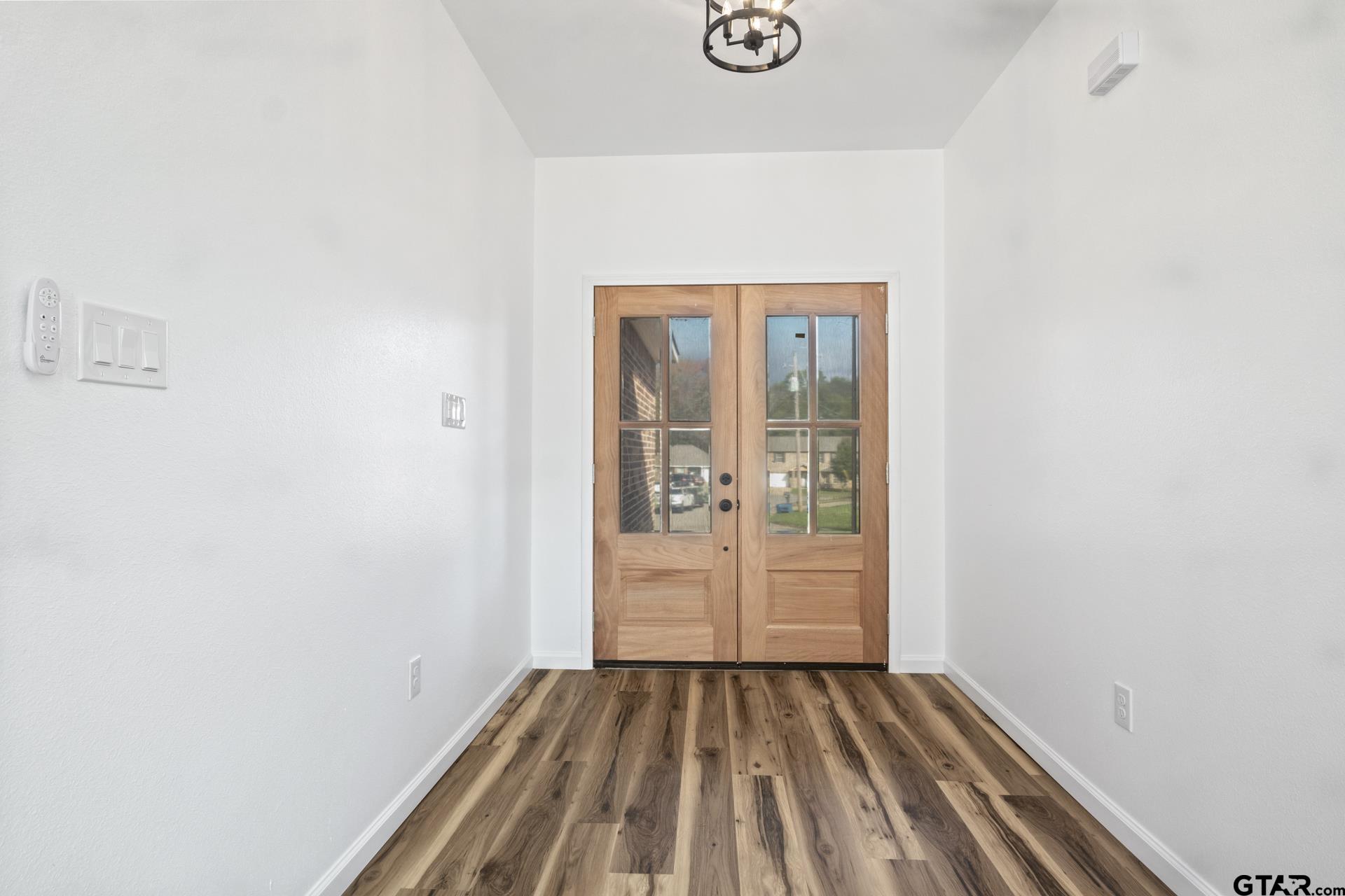 500 Therese Ct