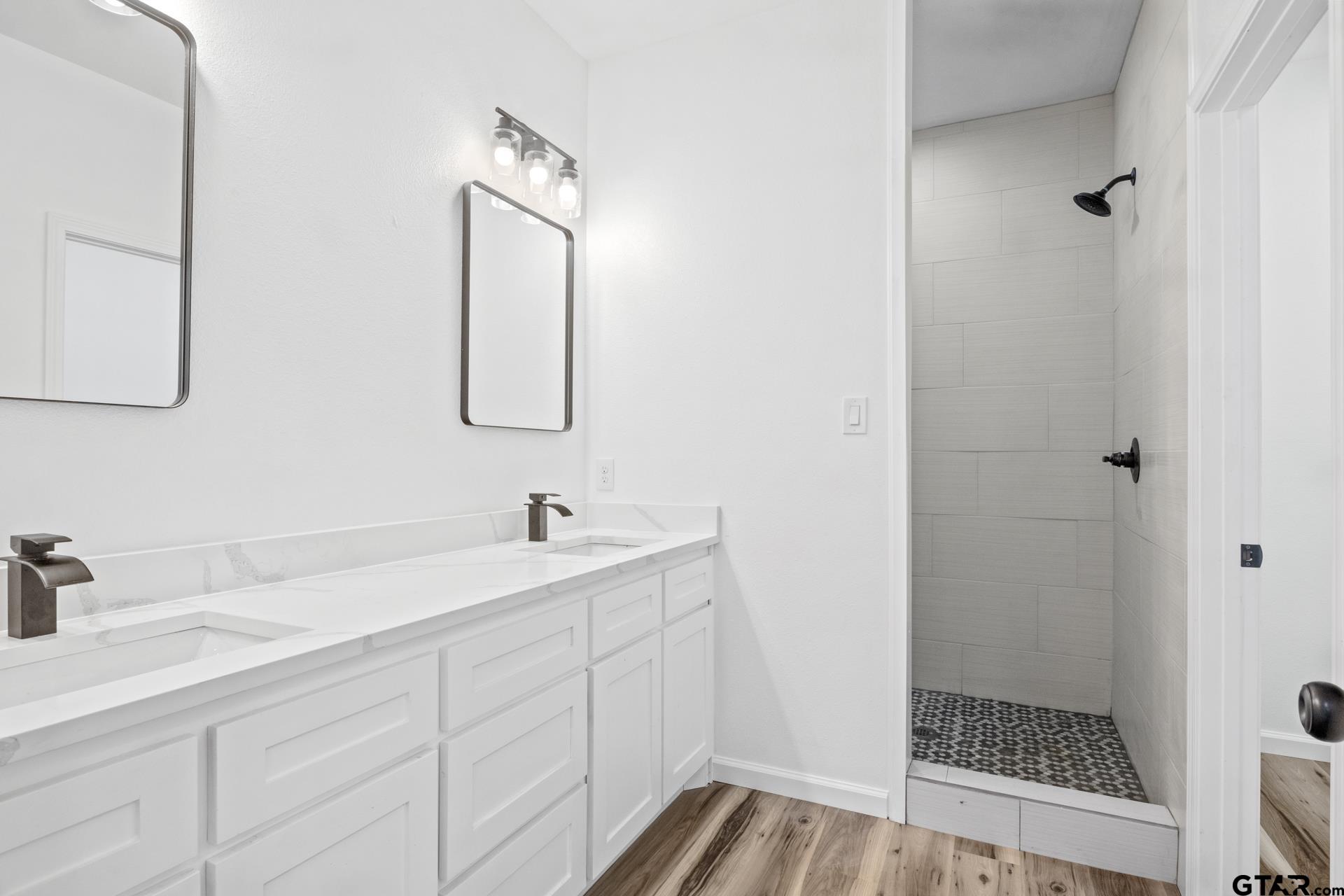 500 Therese Ct