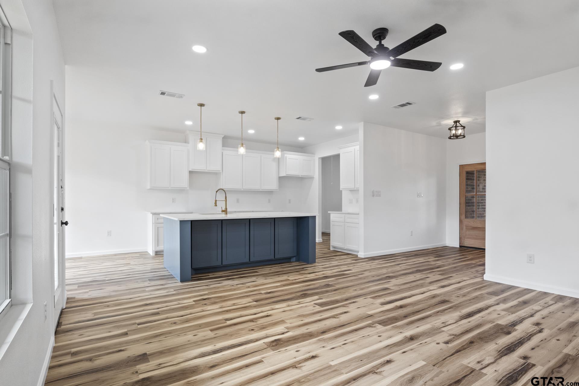 500 Therese Ct