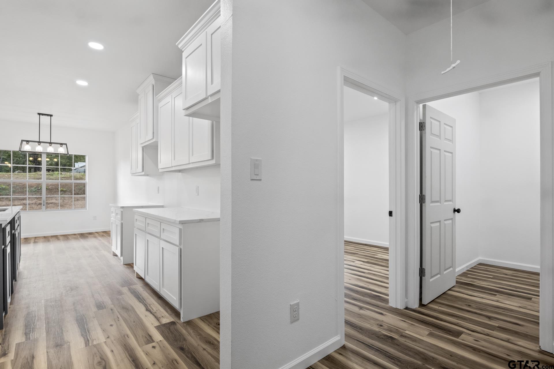 500 Therese Ct