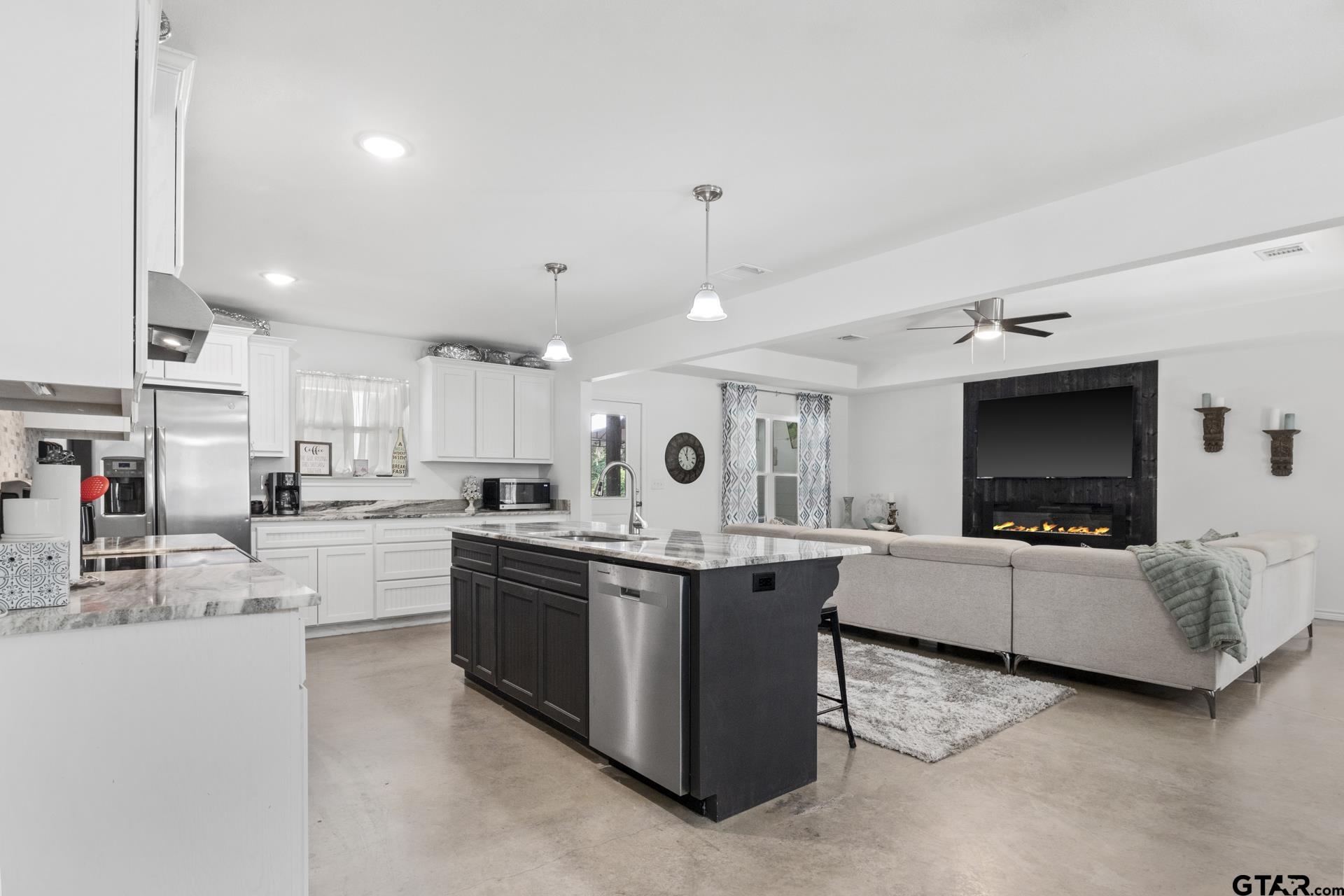 306 Palo Duro St