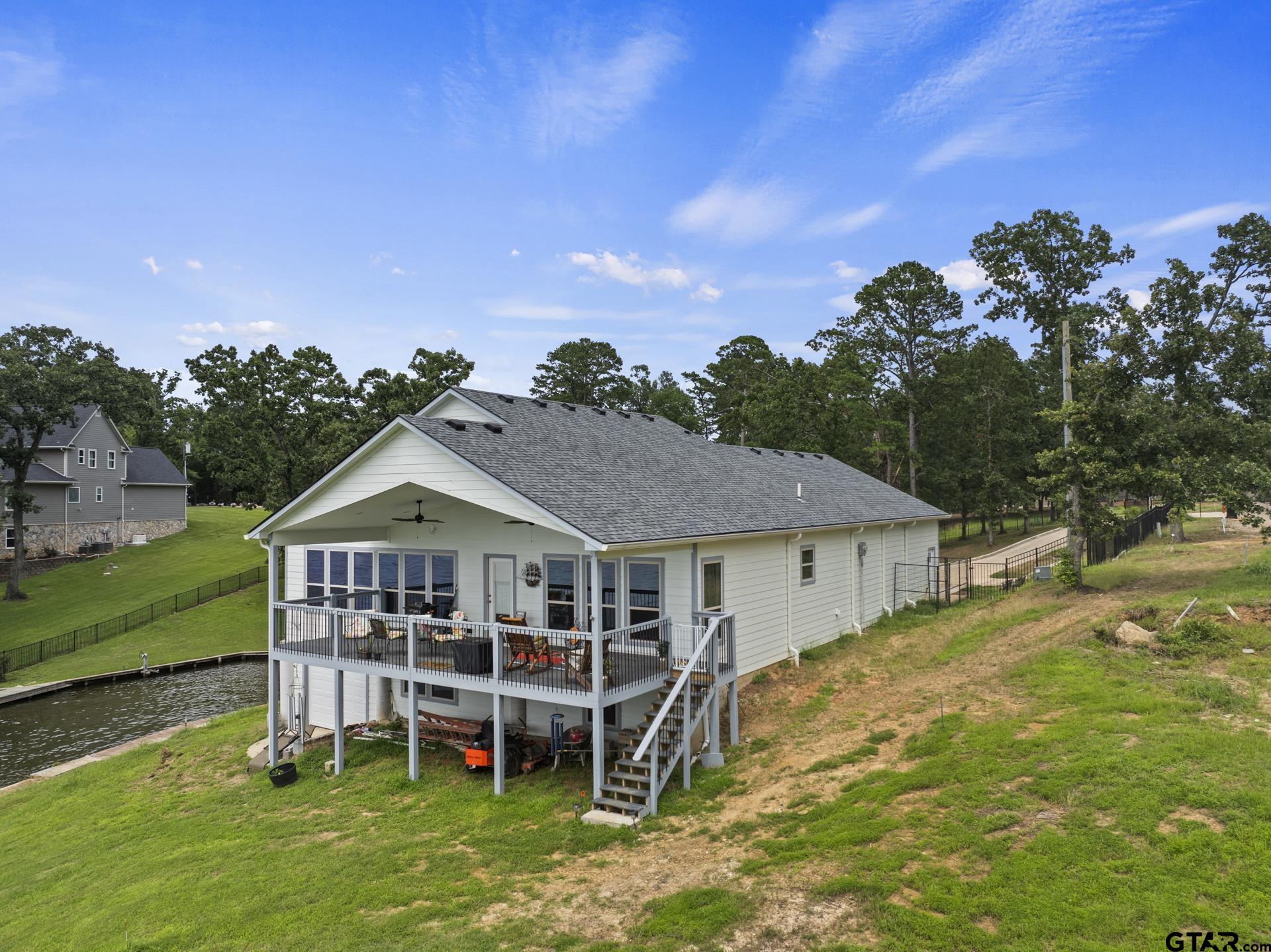 305 County Road 2606