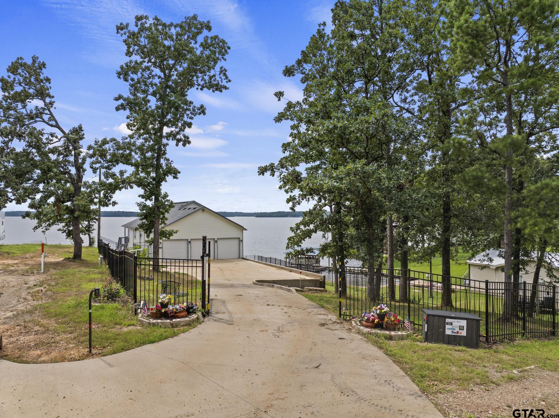 305 County Road 2606