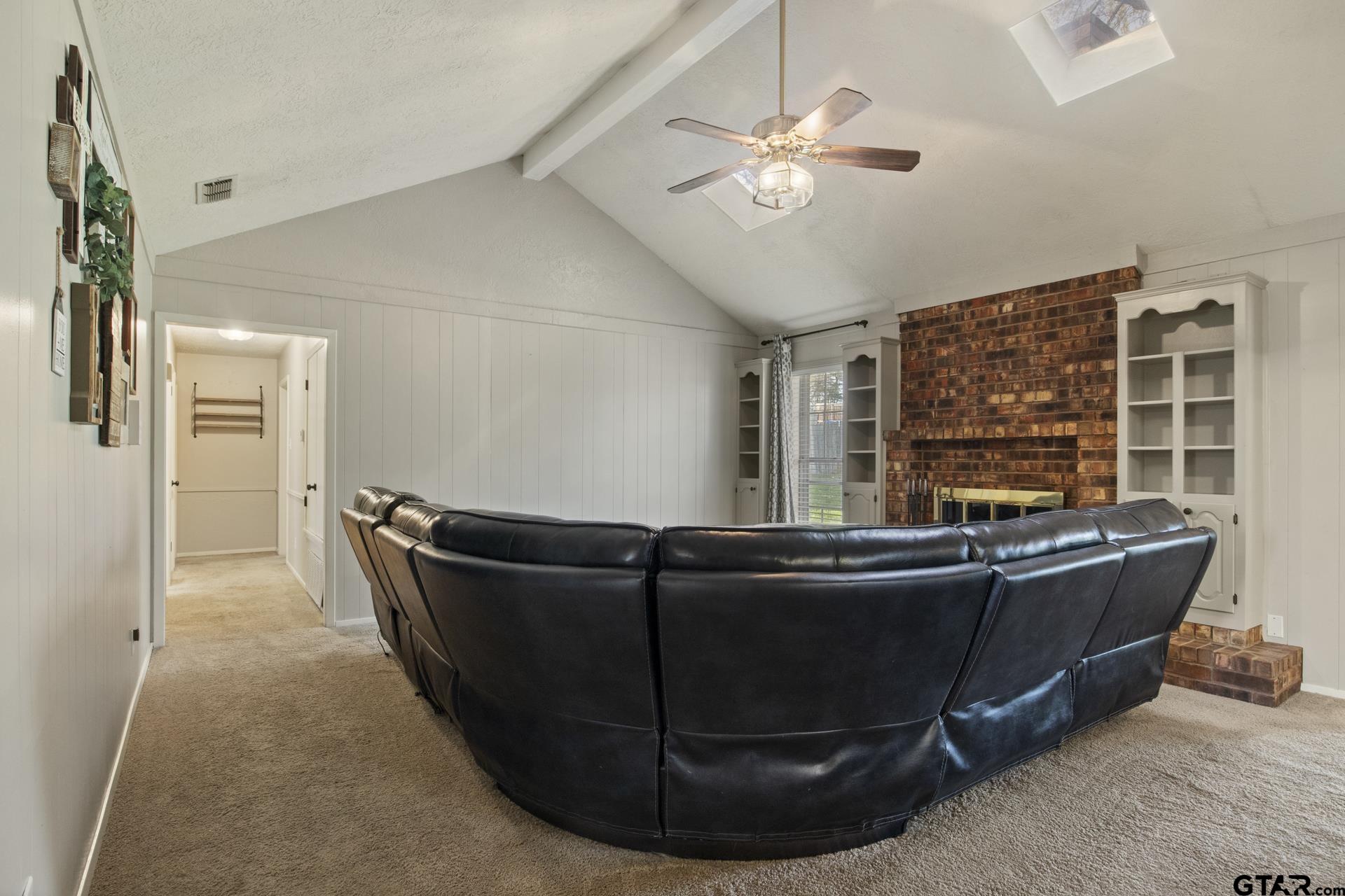 1007 Forest Hills Dr