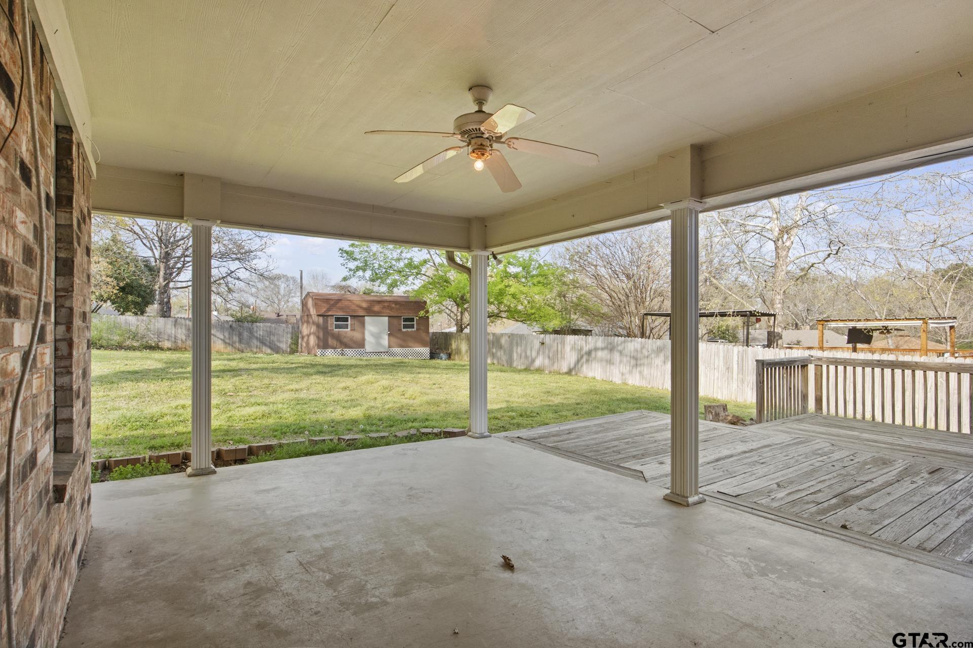1007 Forest Hills Dr