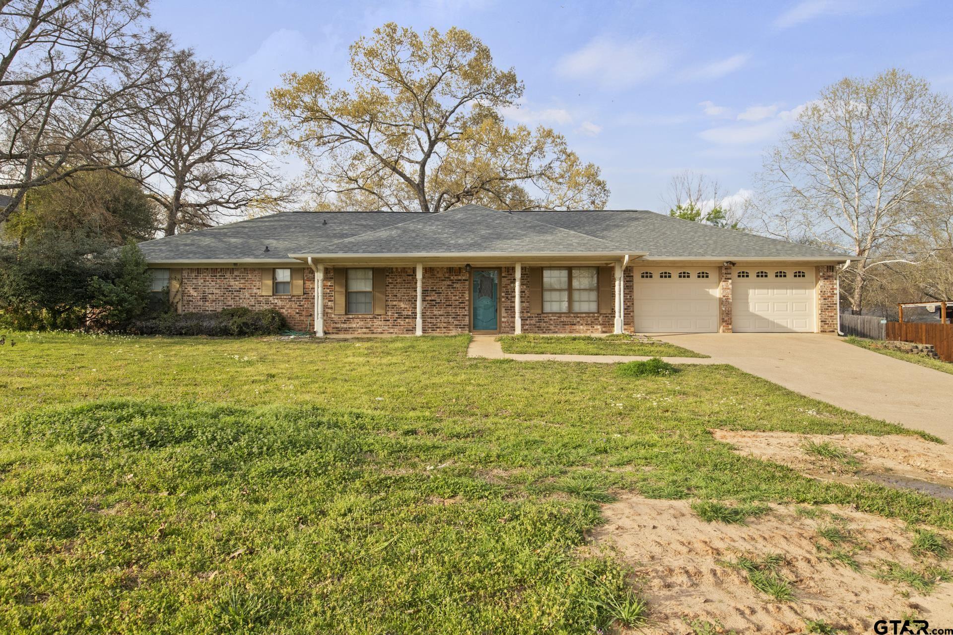 1007 Forest Hills Dr