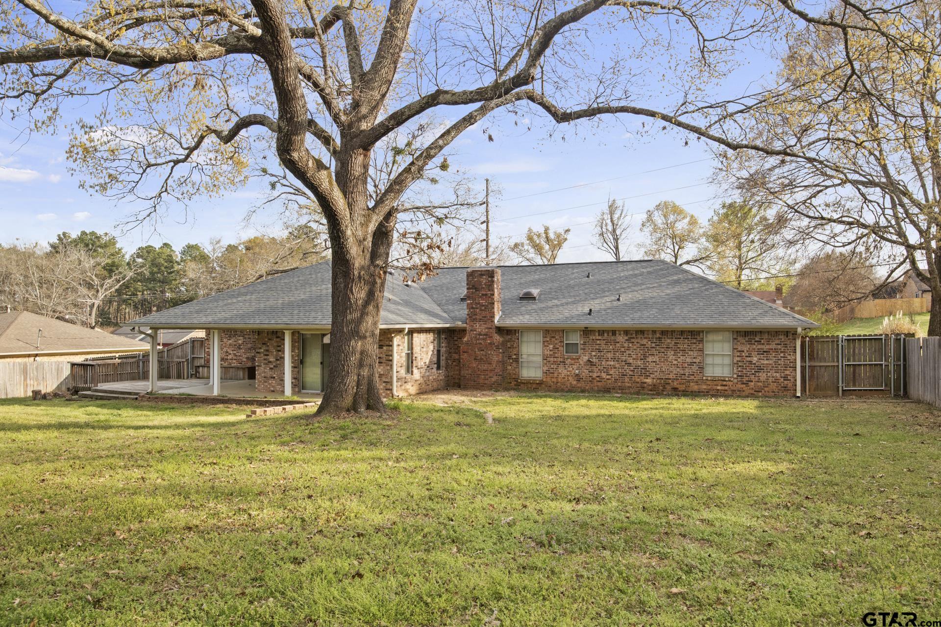 1007 Forest Hills Dr