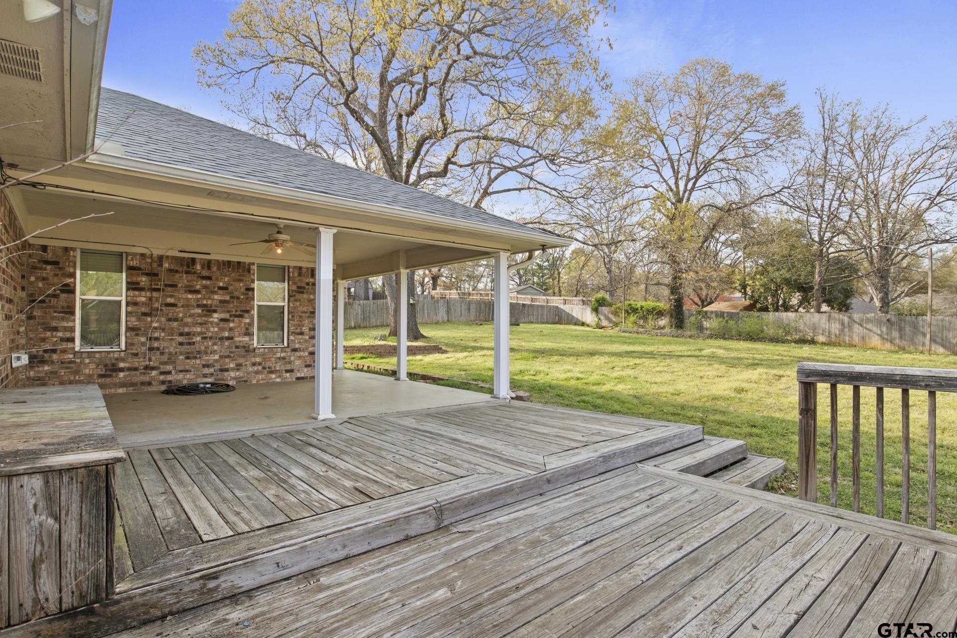 1007 Forest Hills Dr