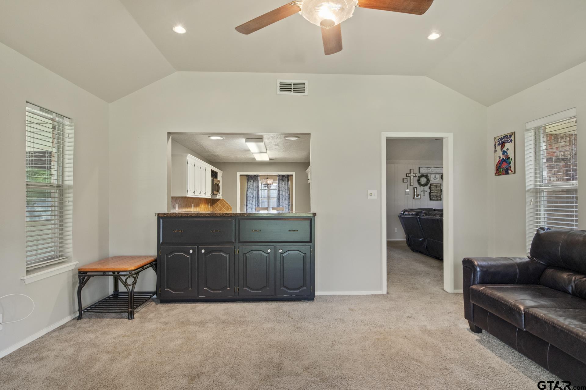 1007 Forest Hills Dr