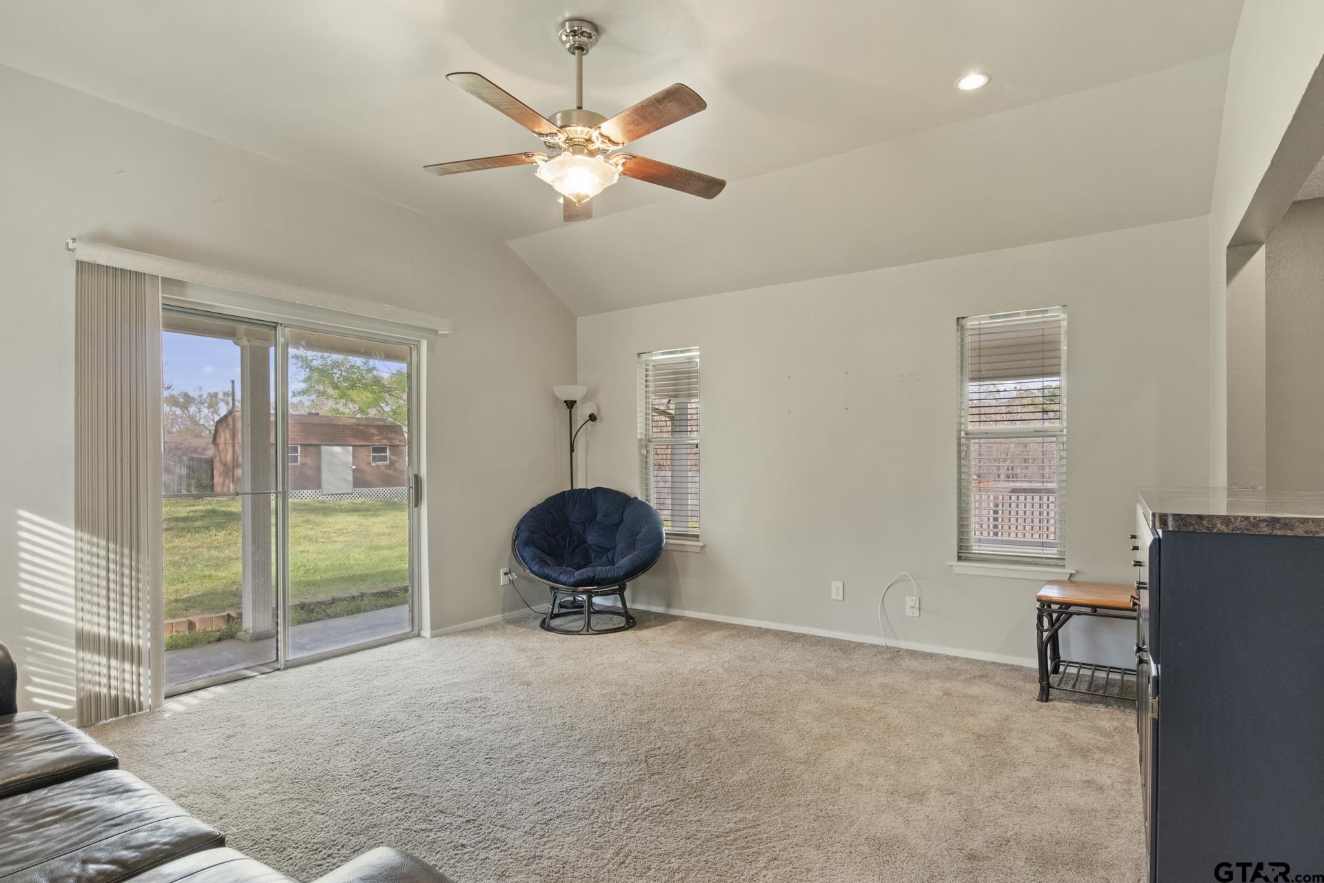 1007 Forest Hills Dr