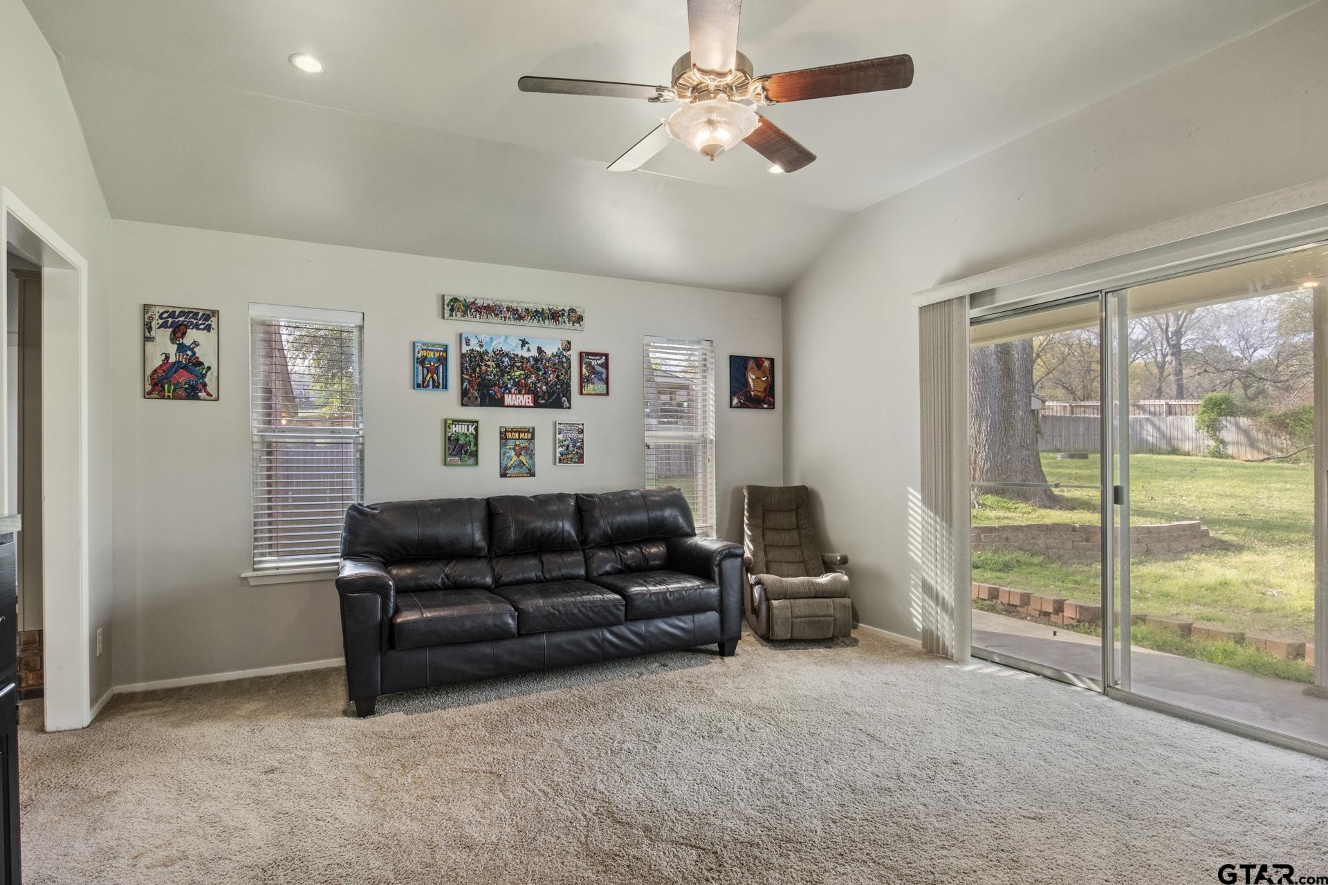 1007 Forest Hills Dr