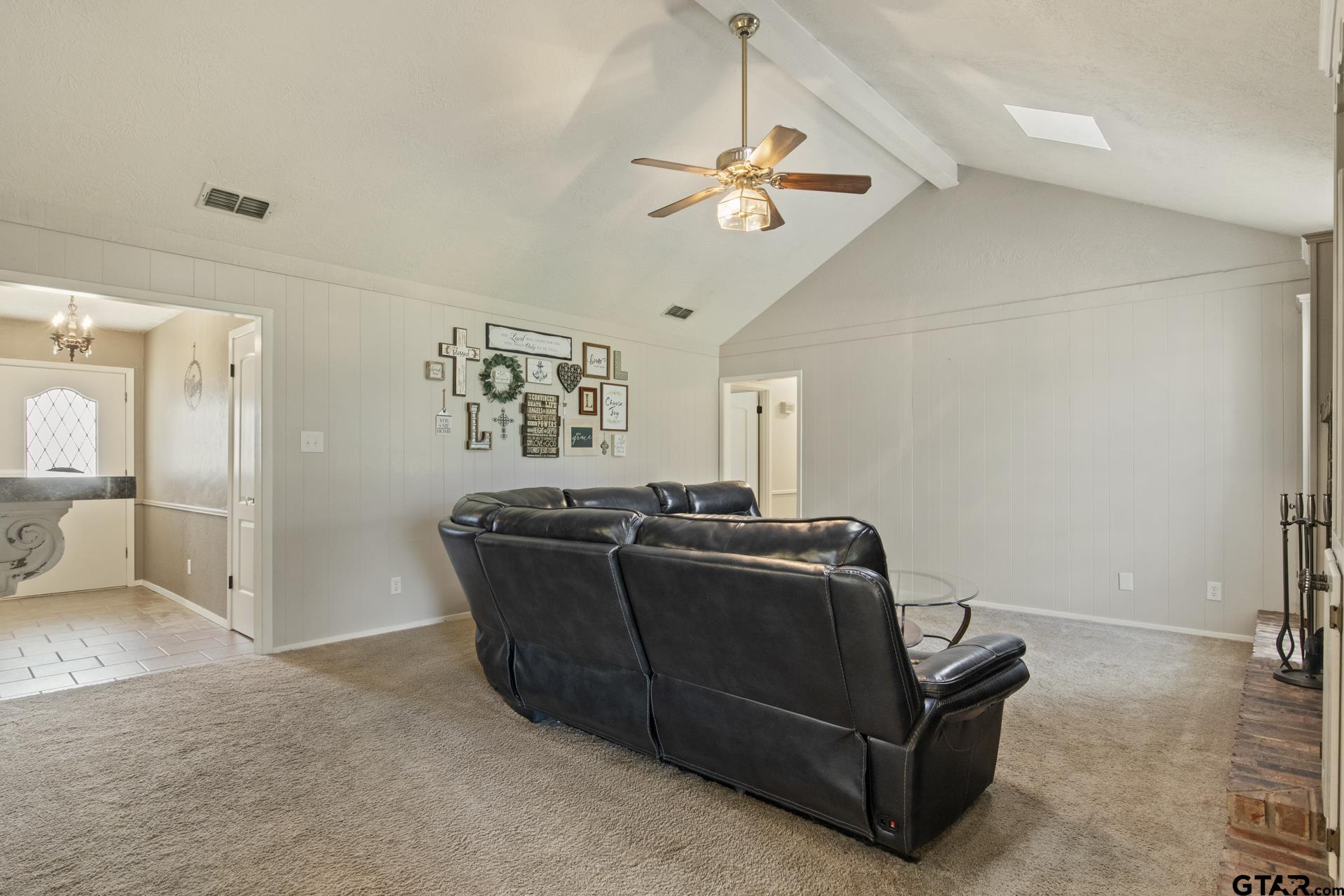 1007 Forest Hills Dr