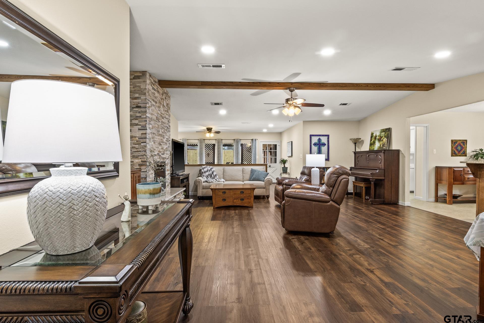 310 Kent Dr