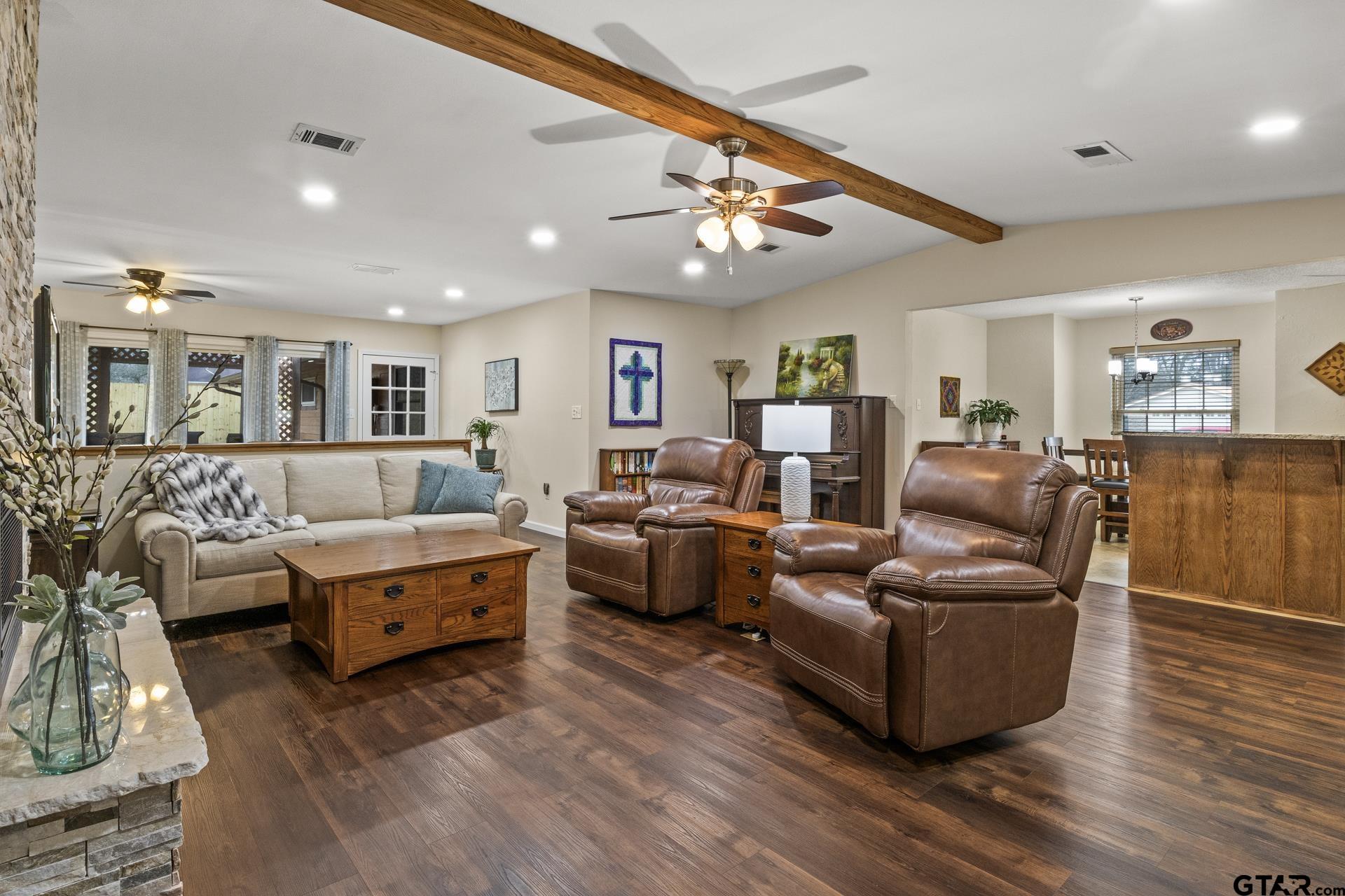 310 Kent Dr