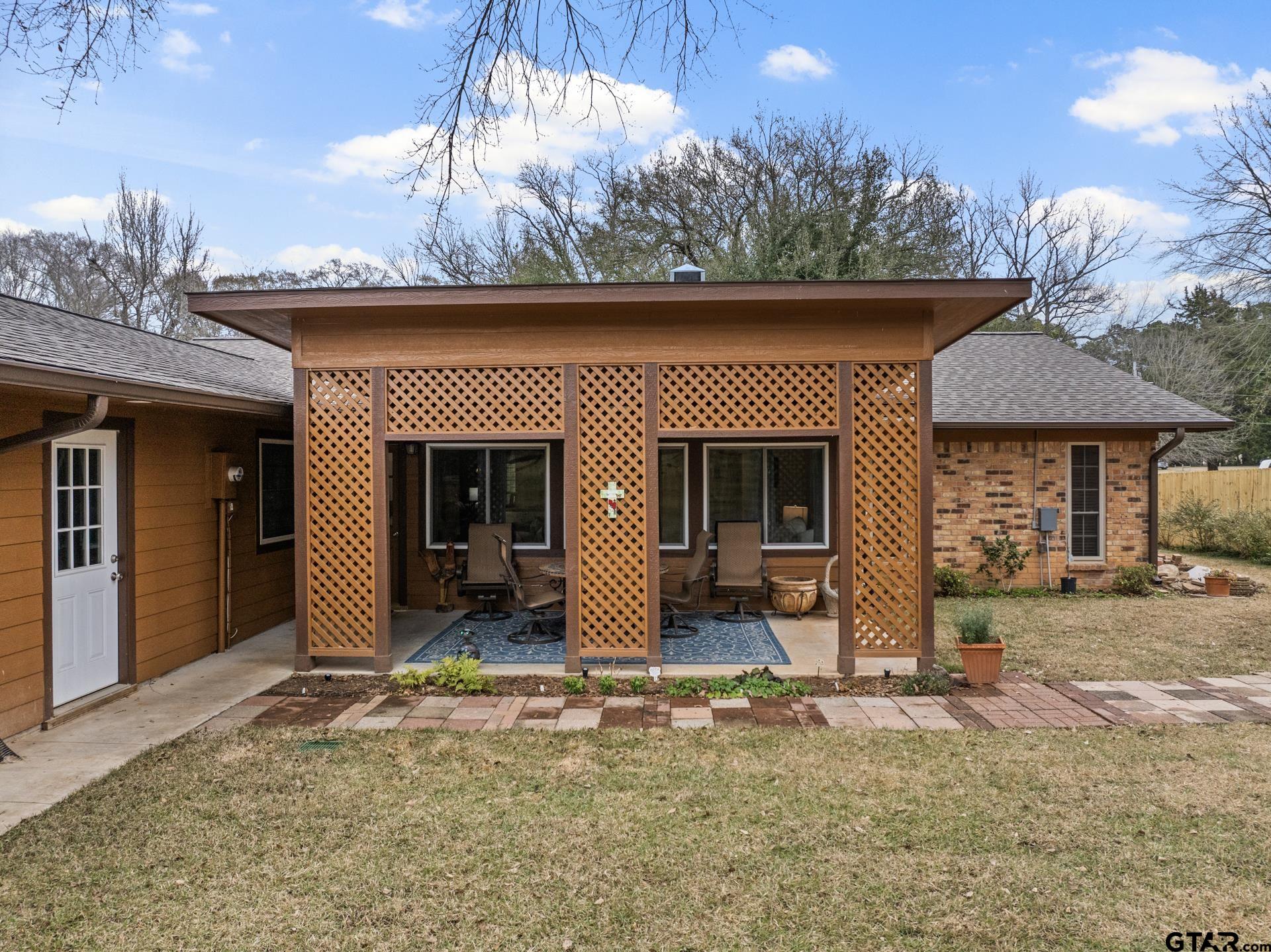 310 Kent Dr